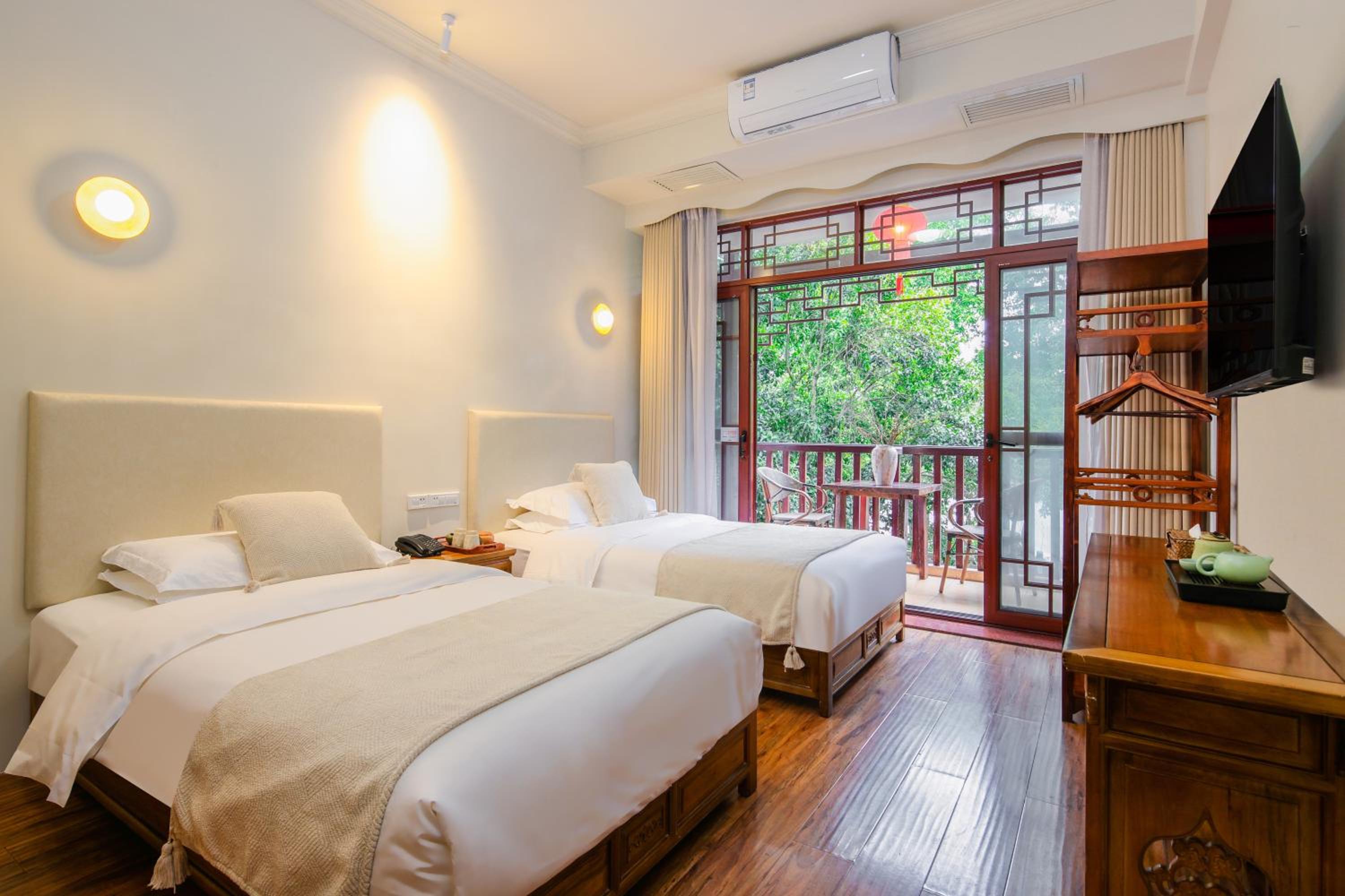 Twin Room with Balcony