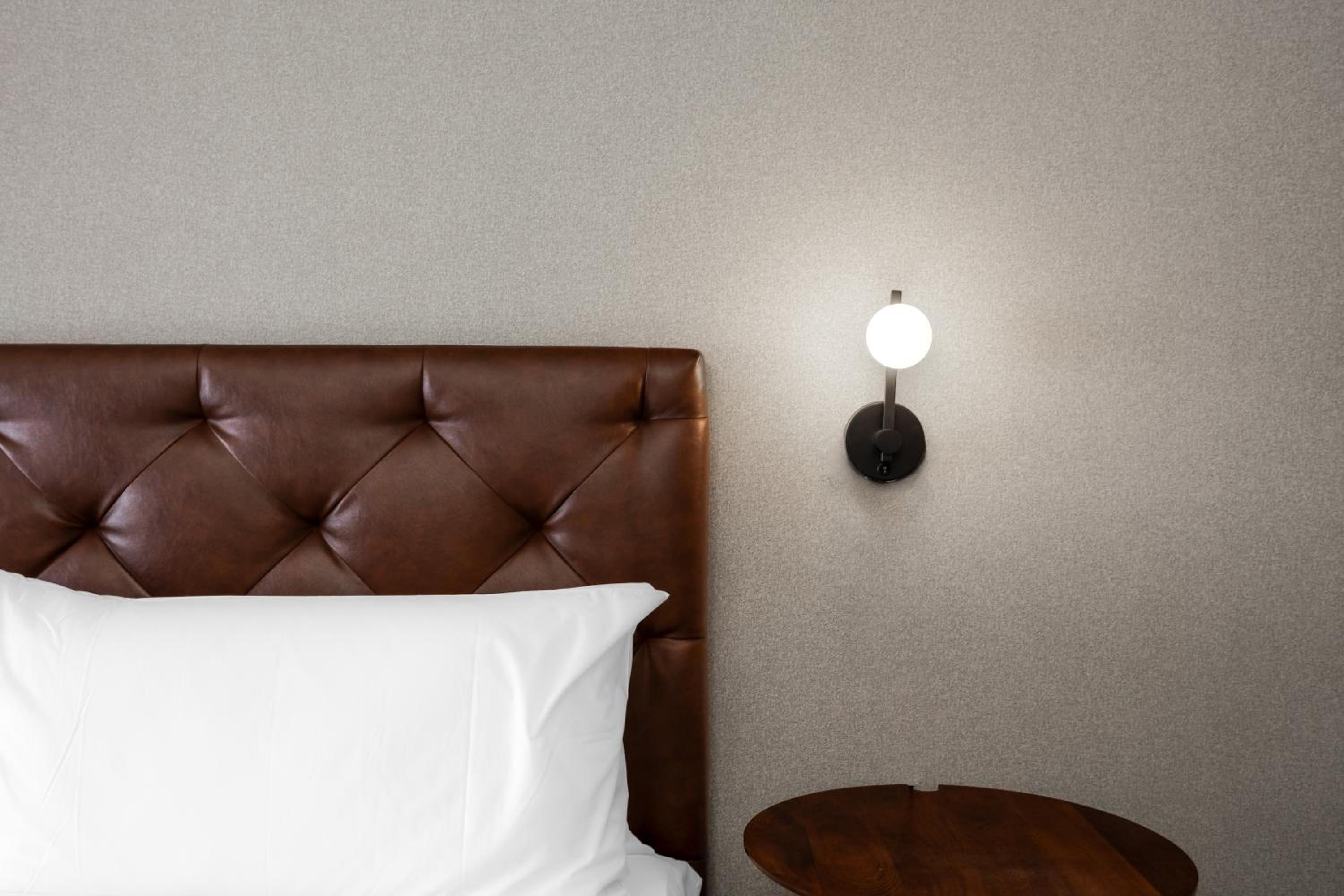 Premium 1 Bedroom Suite, 1 King, 1 Sofa bed