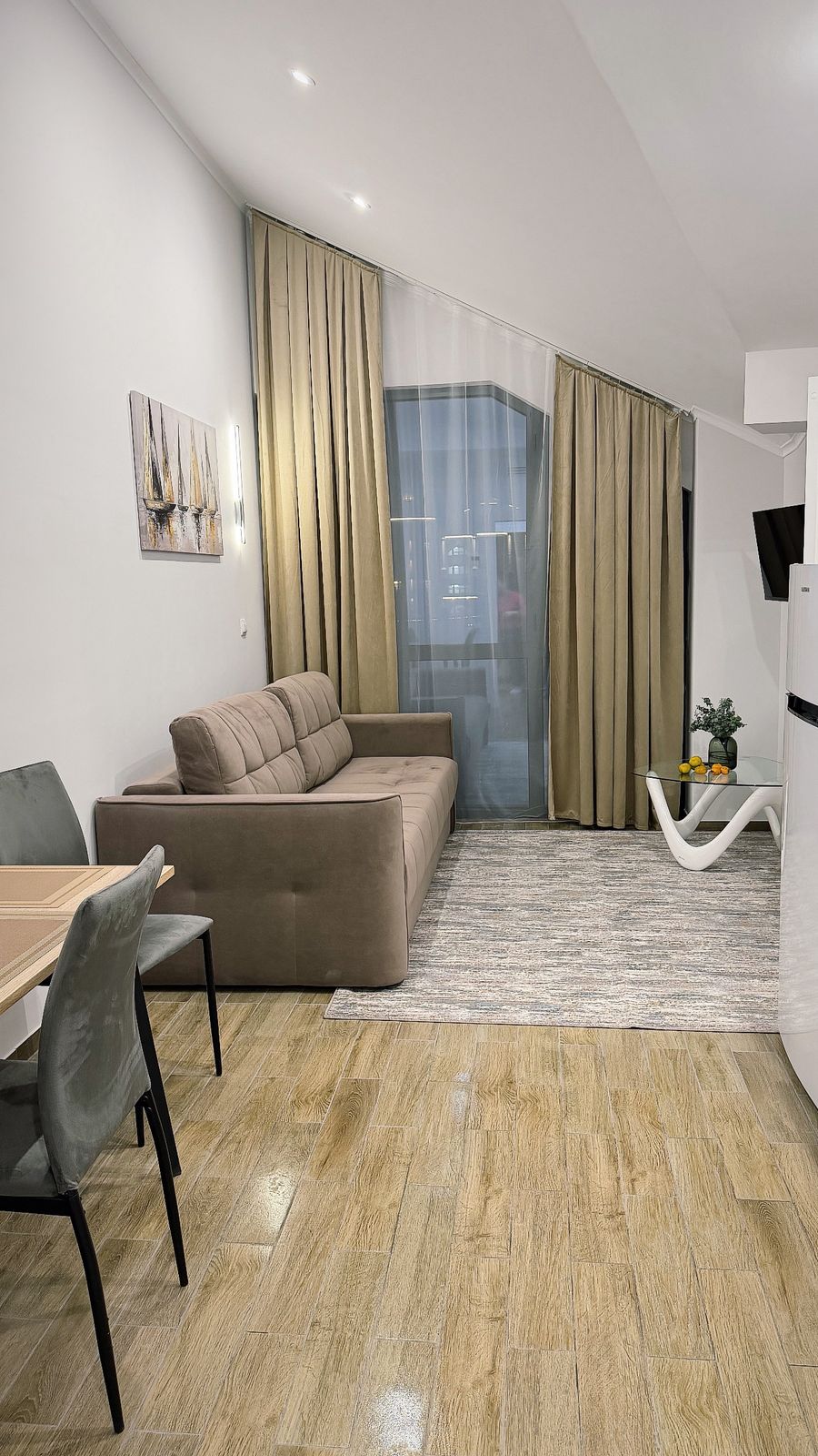 Апартаменты с балконом