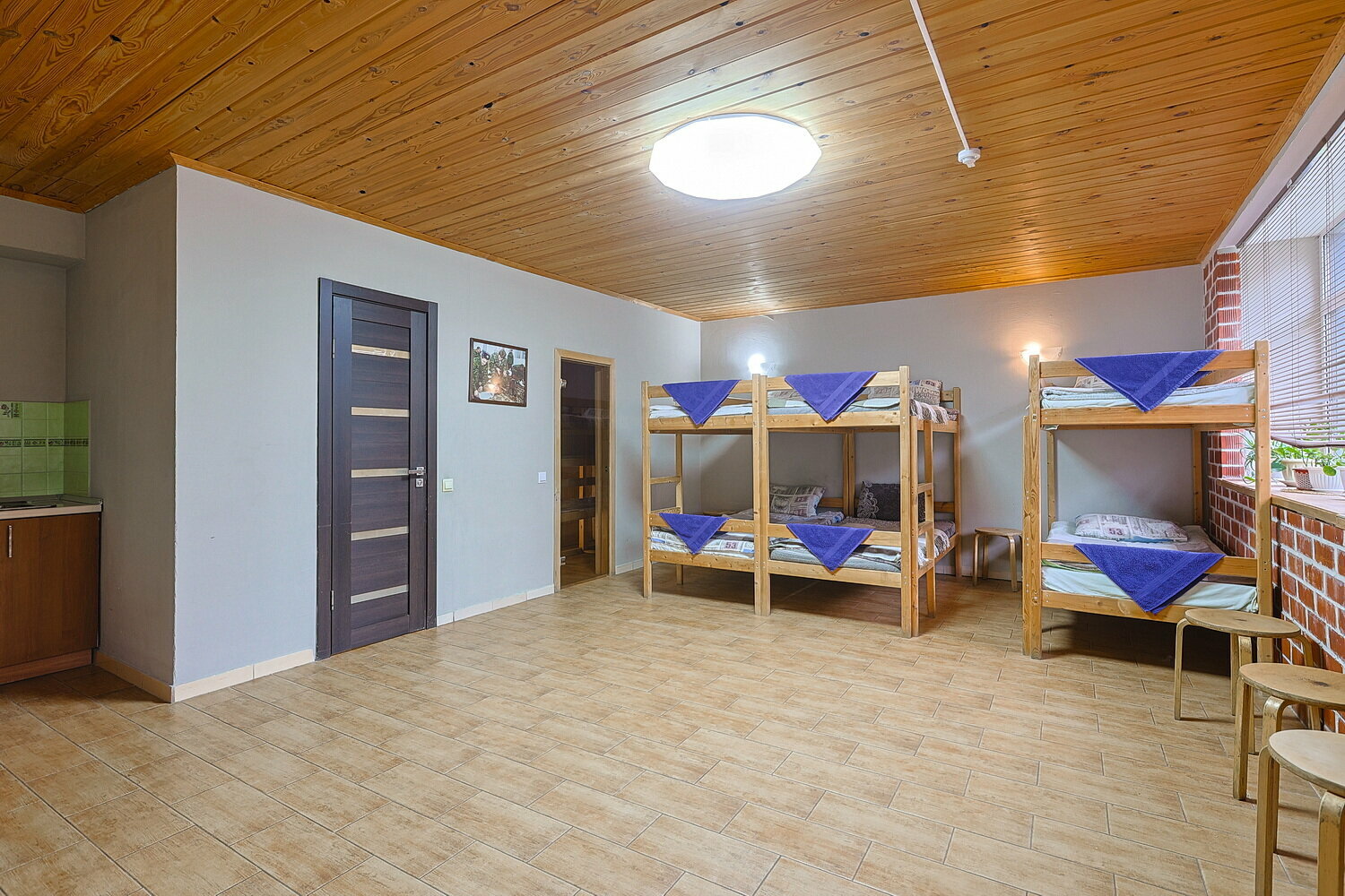 Общий 6-местный номер для мужчин и женщин