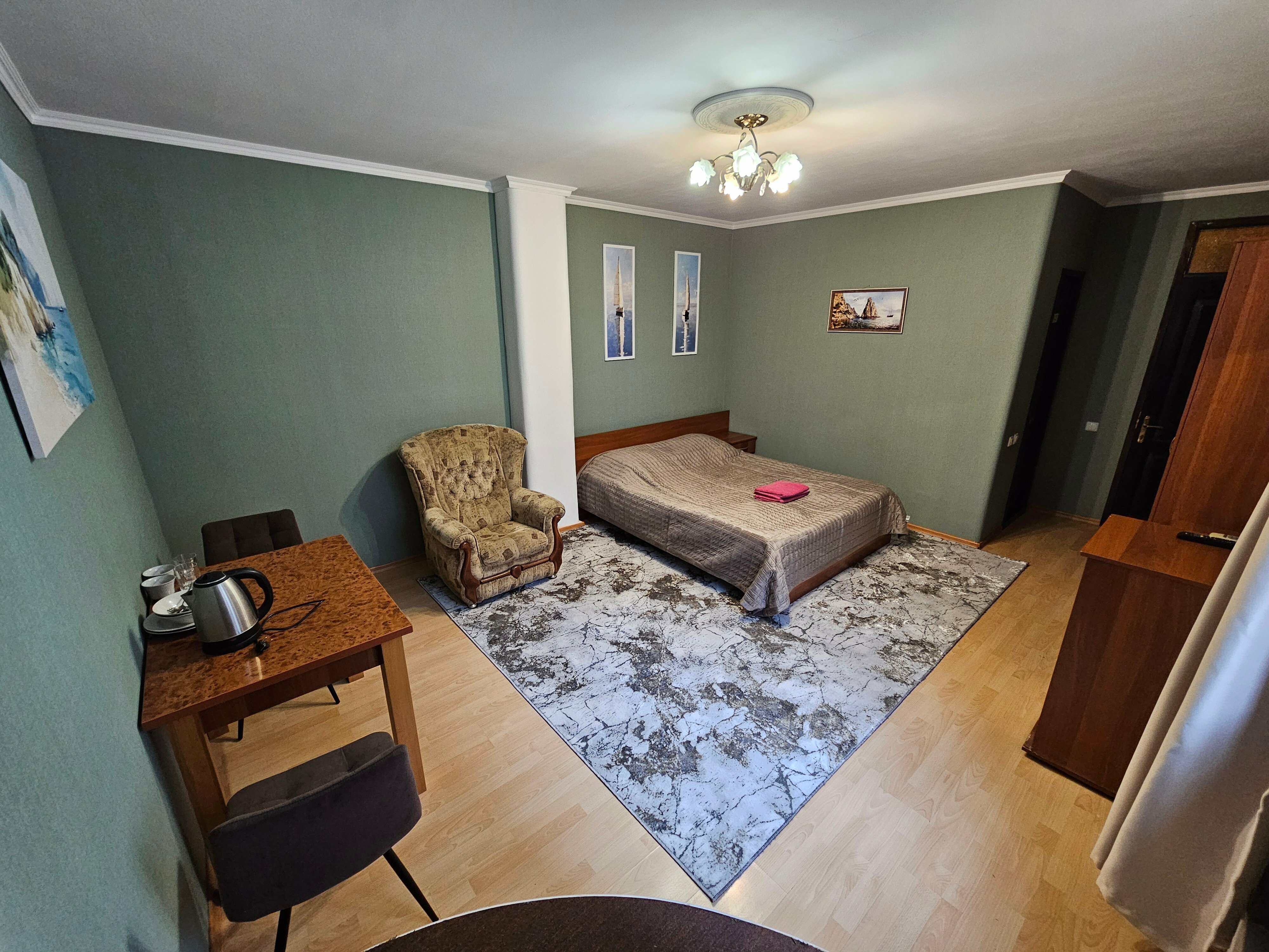 Стандартный двухместный с одной кроватью (без вида на море)