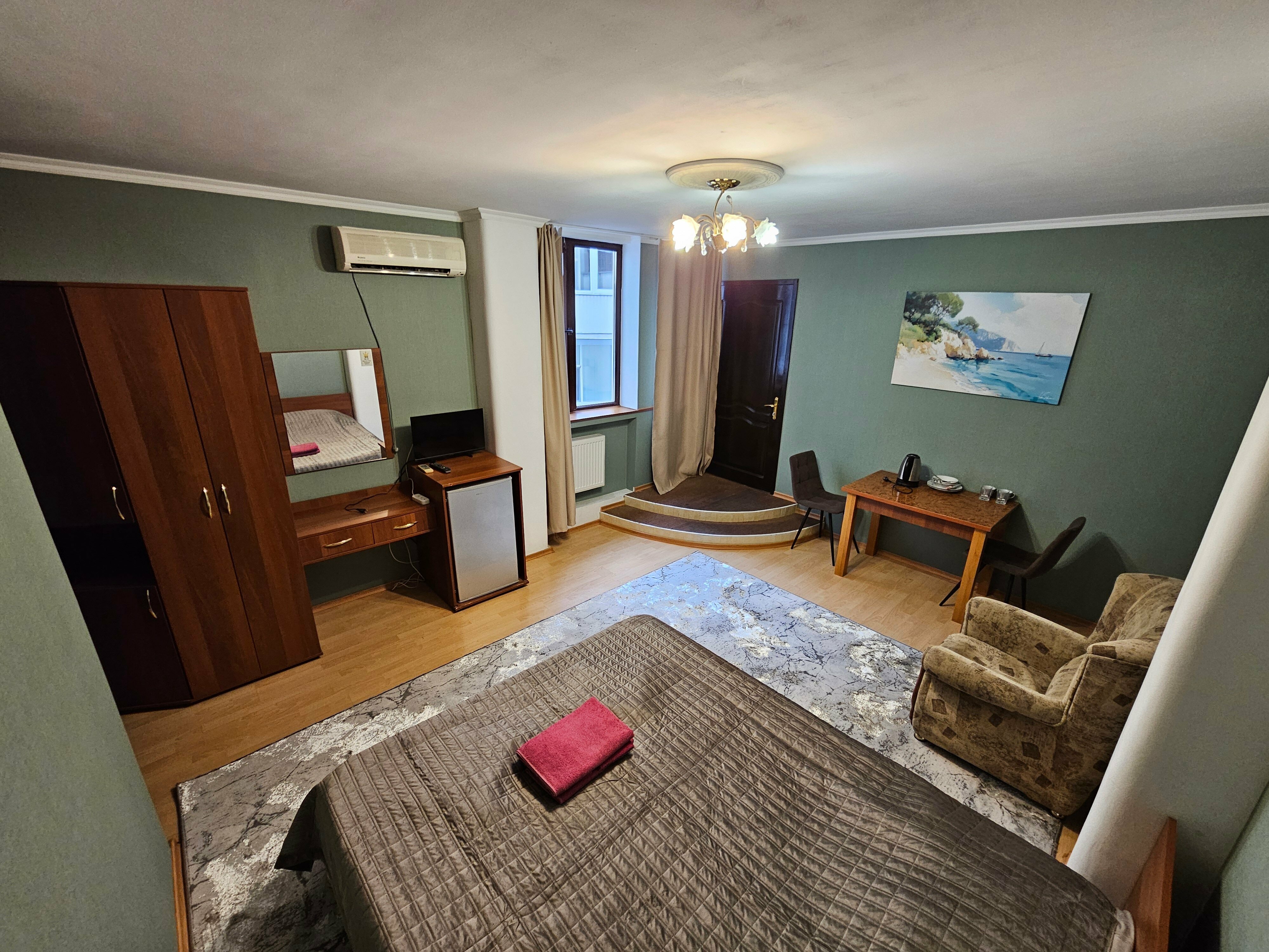 Стандартный двухместный с одной кроватью (без вида на море)