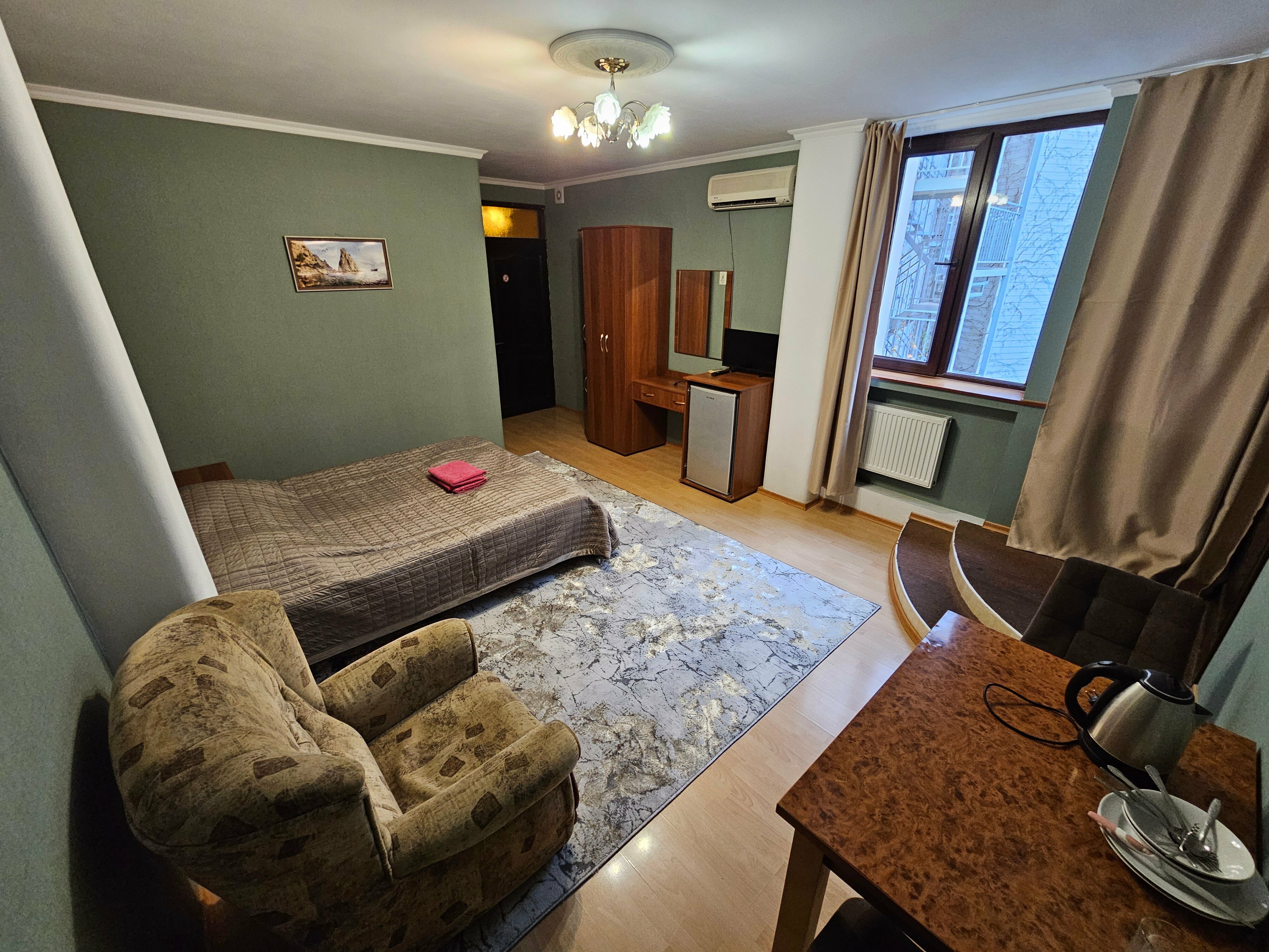 Стандартный двухместный с одной кроватью (без вида на море)