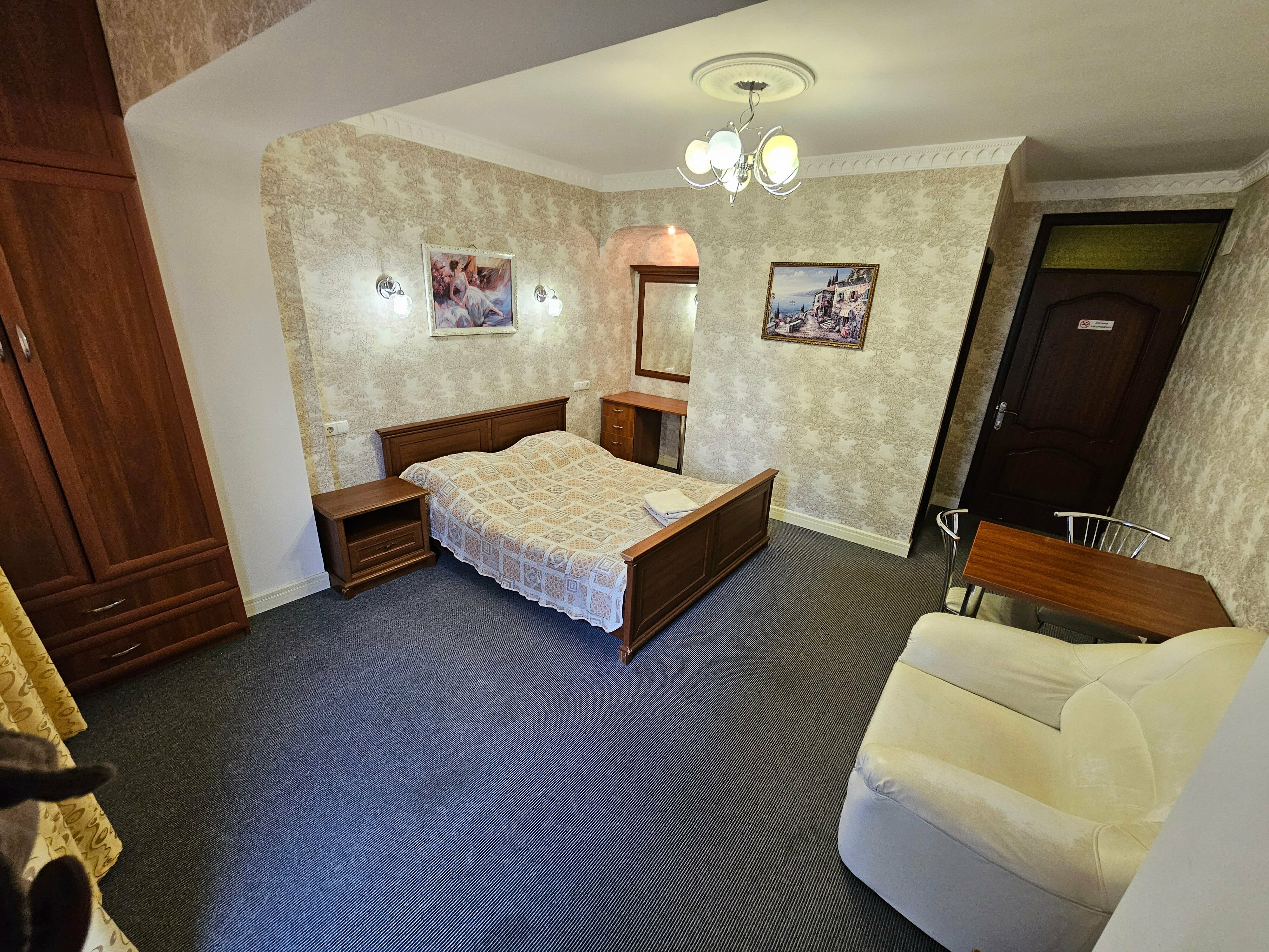 Стандартный двухместный с одной кроватью (без вида на море)