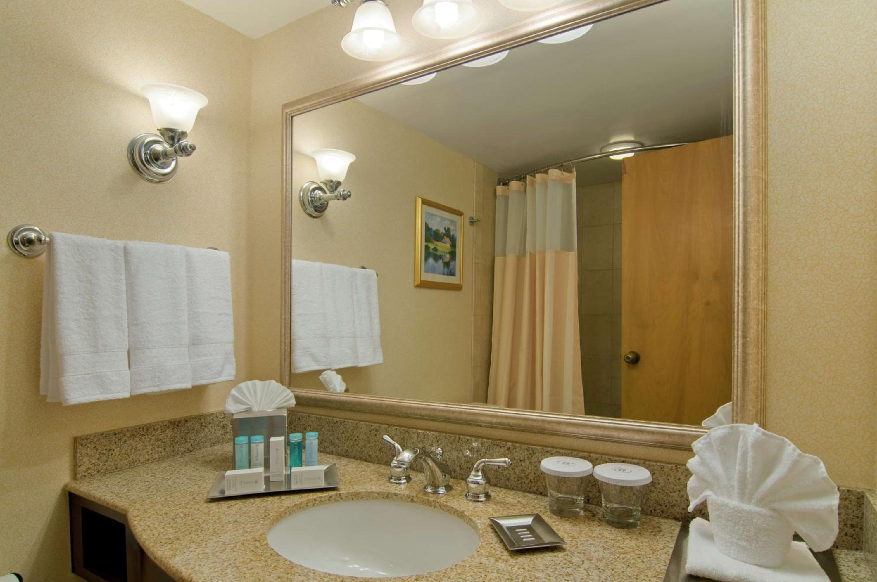 Queen Room - Non-Smoking