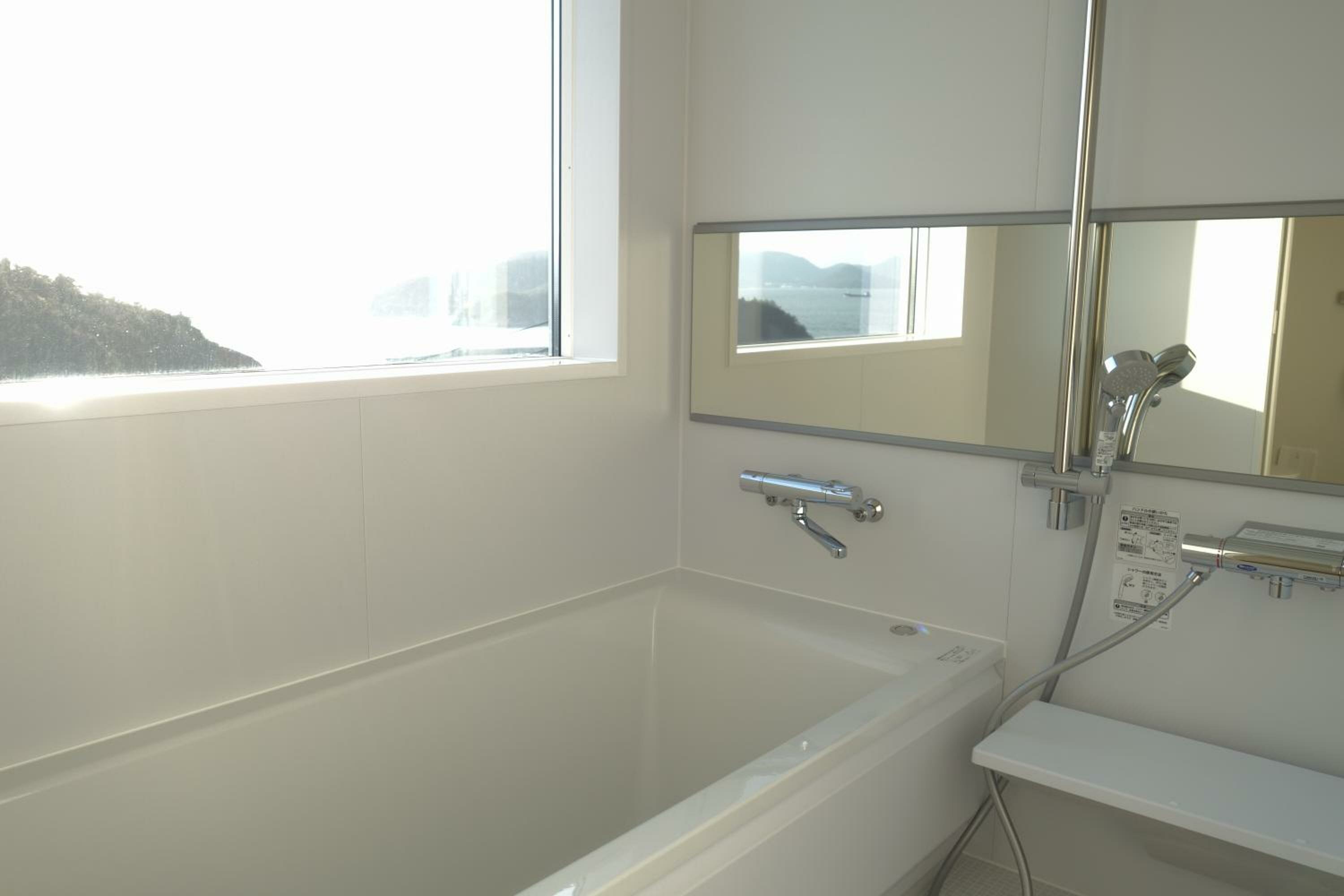 Deluxe Twin Room with Terrace and Sea View