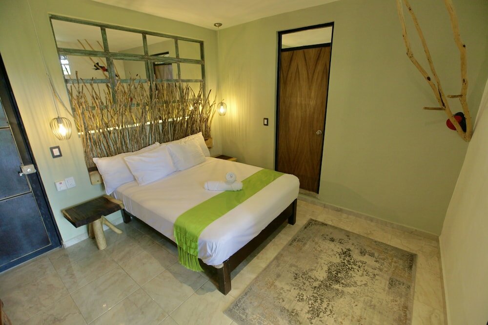 Signature Room, 1 Queen Bed, Terrace, Garden View