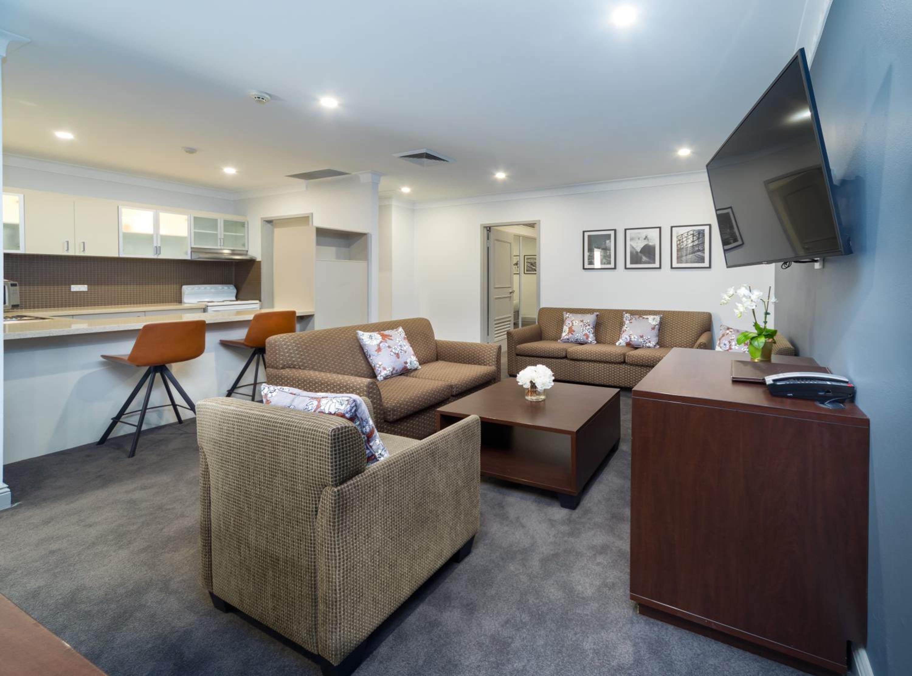 Two-Bedroom Apartment 401 (5 Adults)