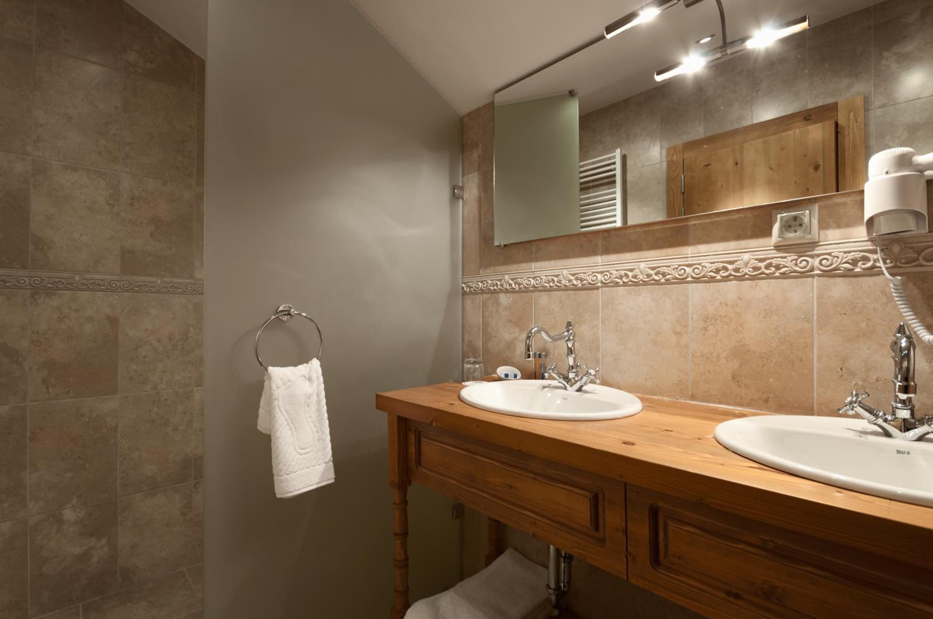 Superior Double Room -  free Wellness center