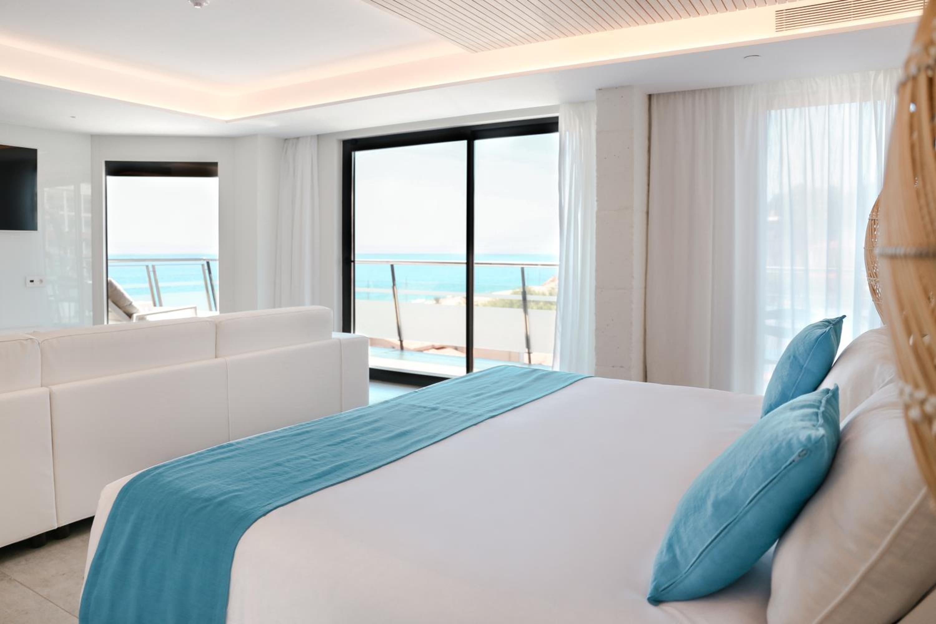 Deluxe Suite with Sea View