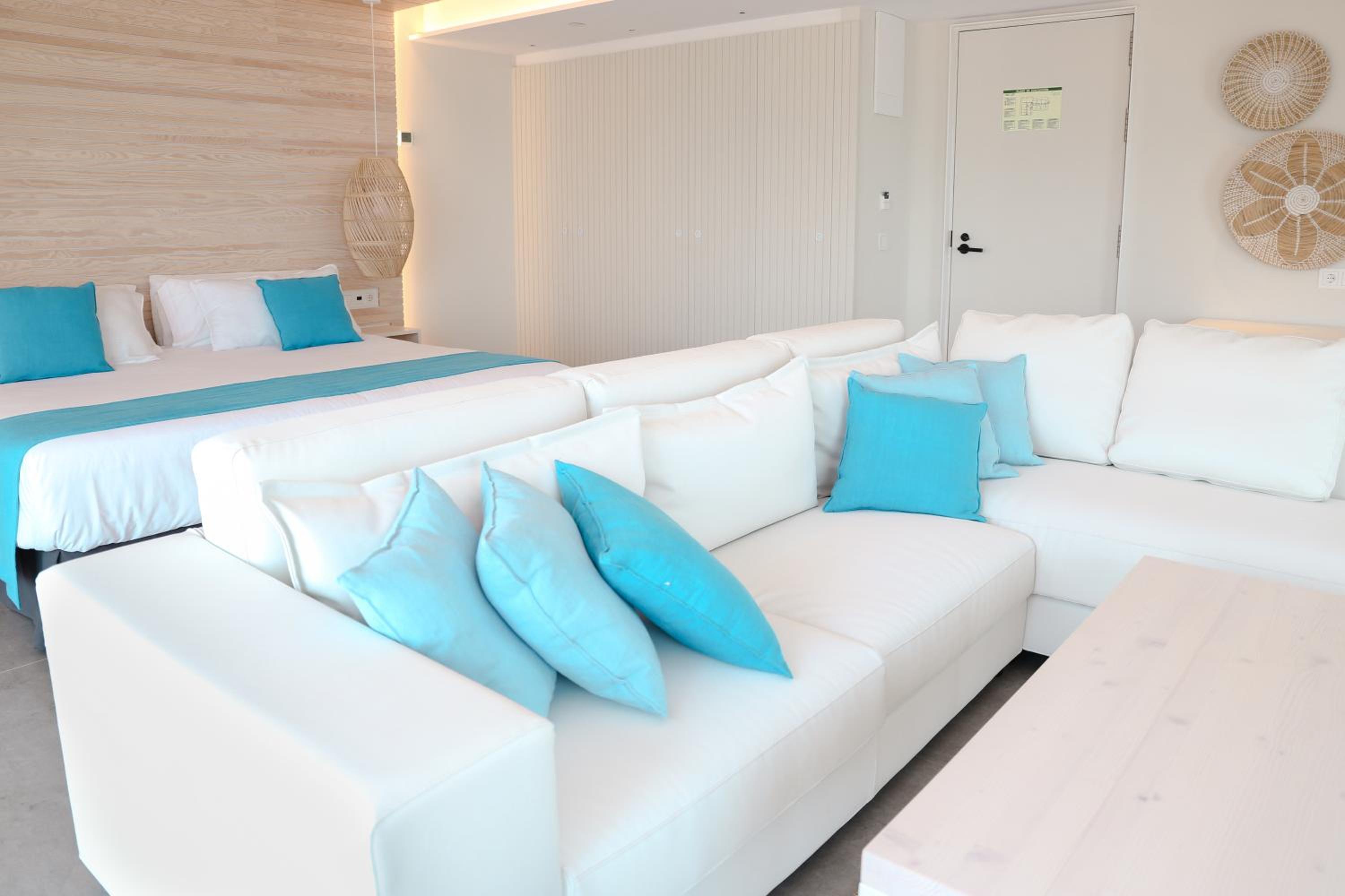 Deluxe Suite with Sea View