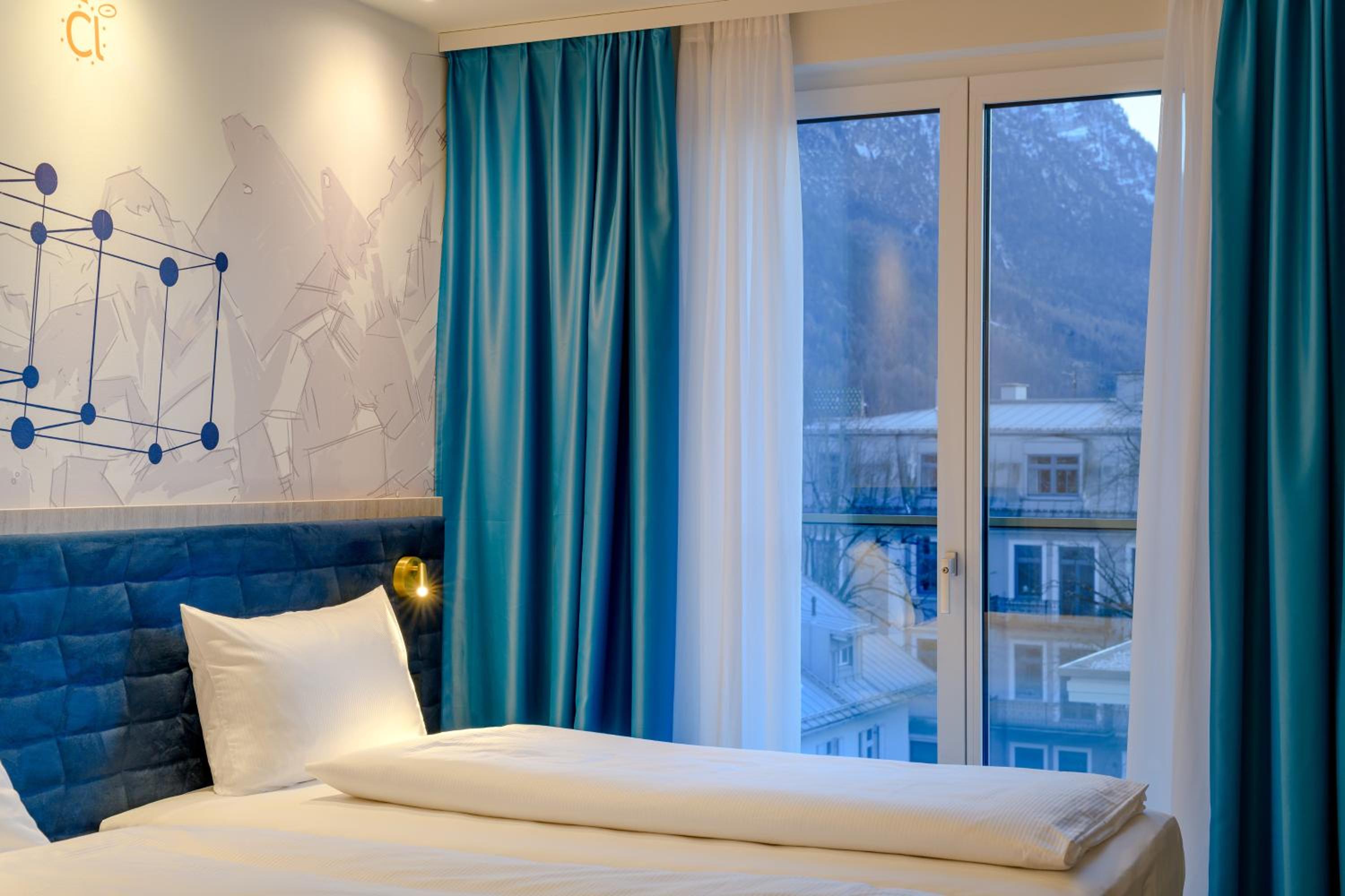 Modern Comfort Twin Room