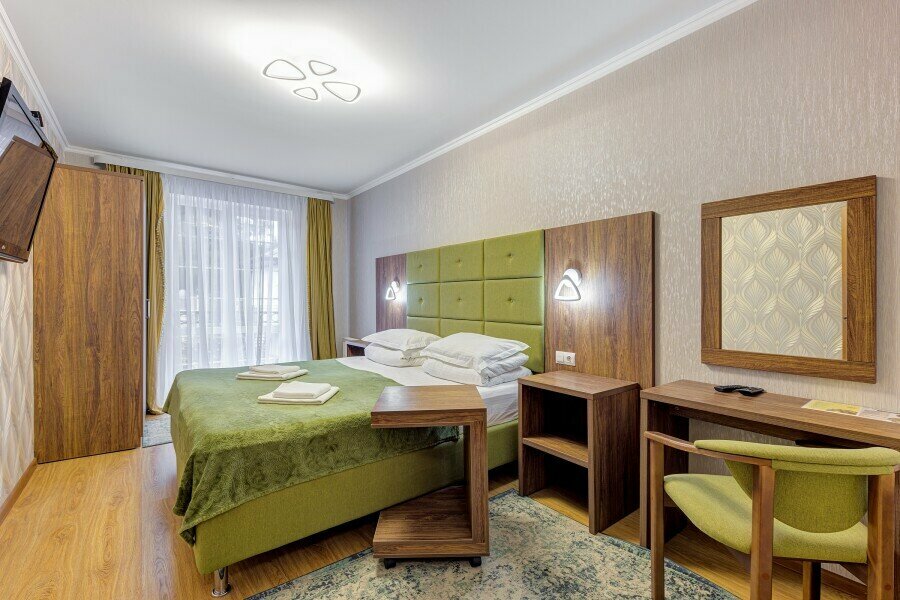 Трехместный номер с балконом