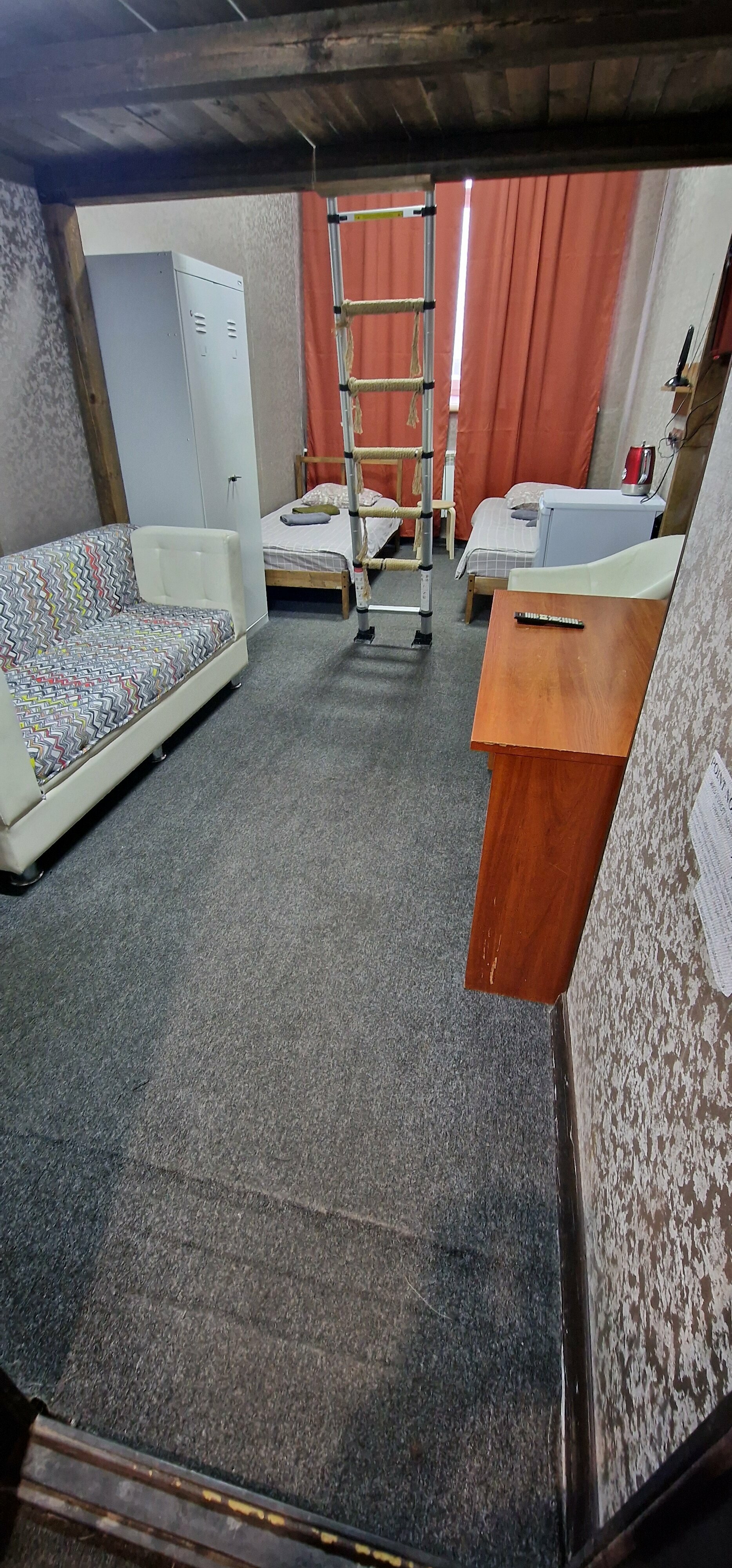 Двухуровневый четырехместный номер