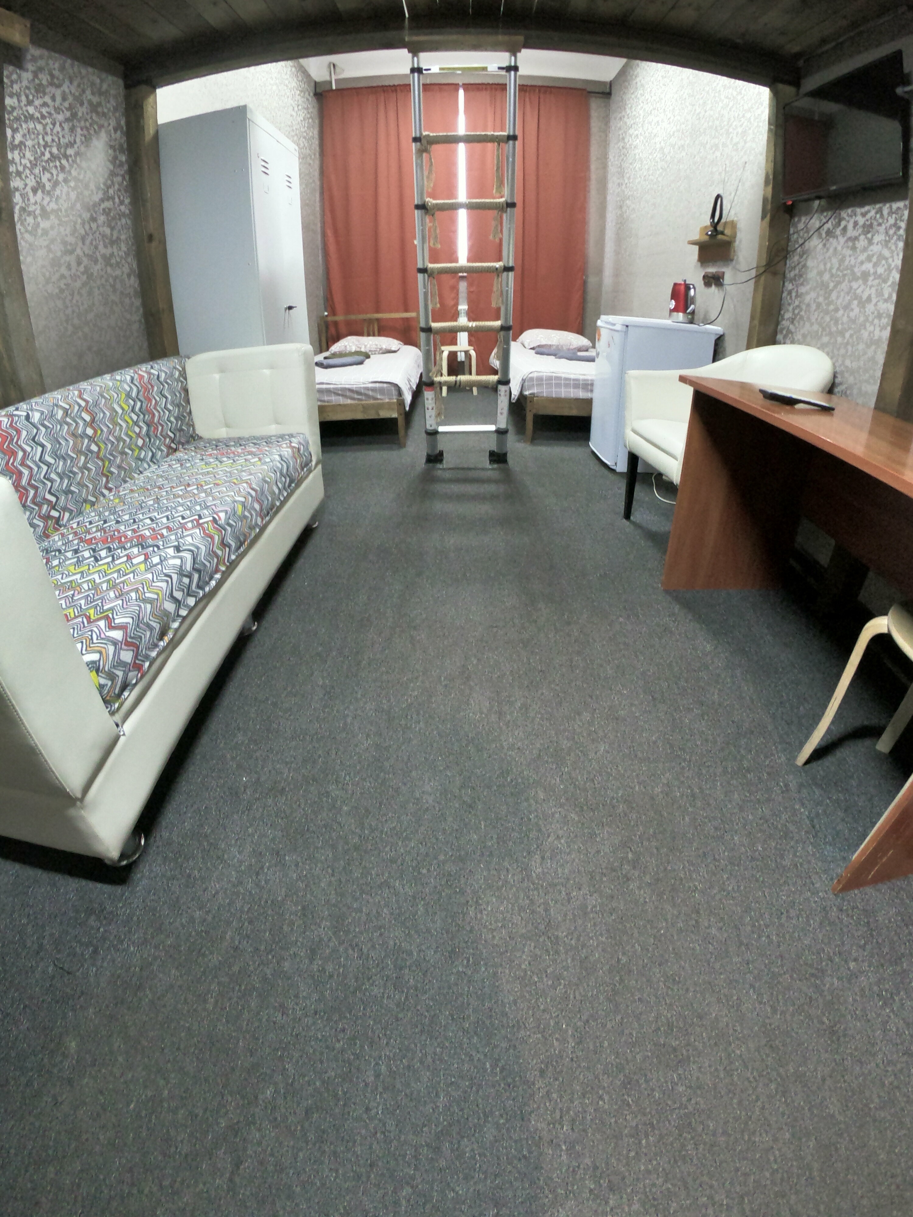 Двухуровневый четырехместный номер