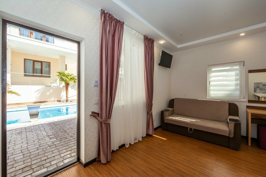 Номер-студия с видом на бассейн