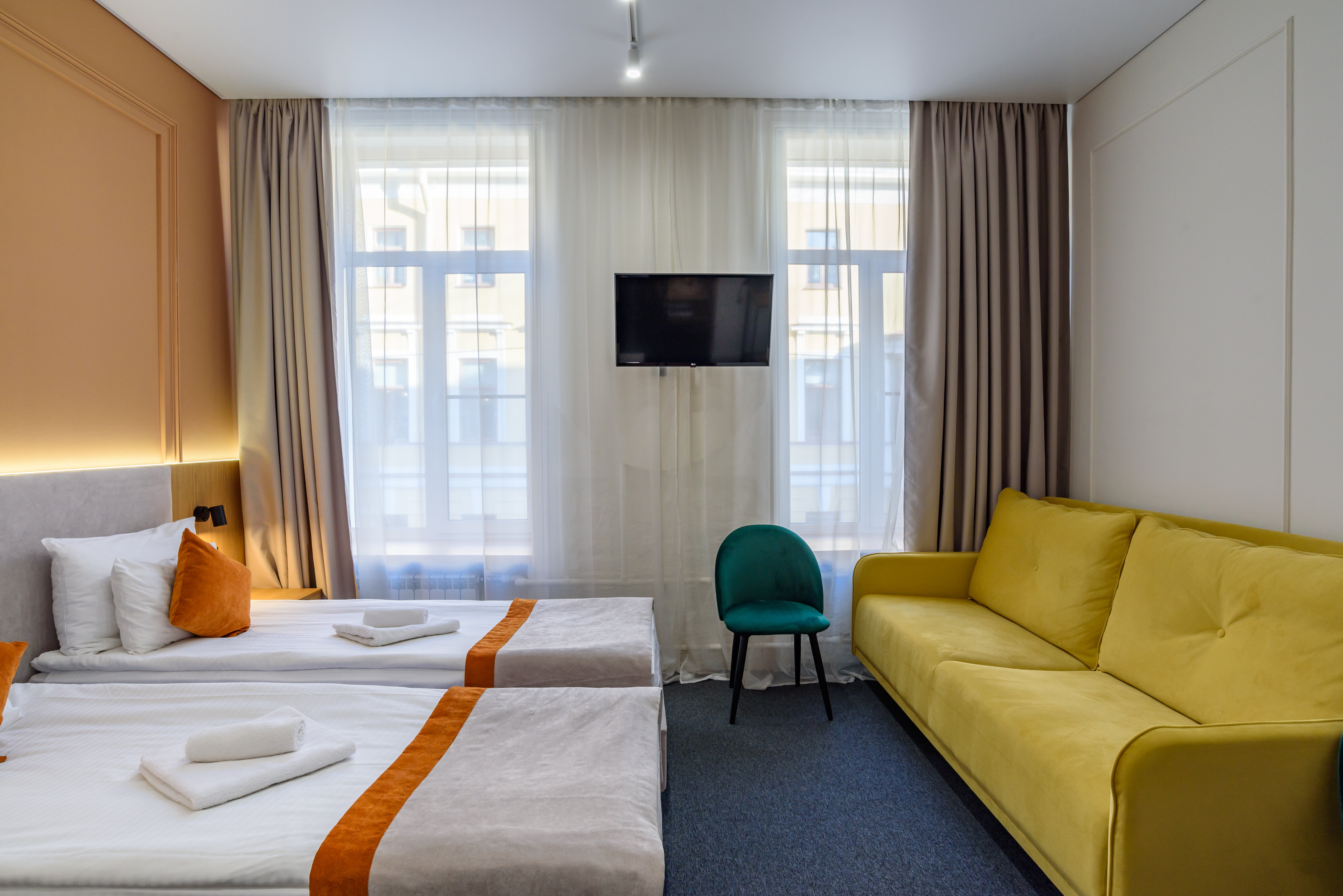 Комната Семейная с диваном