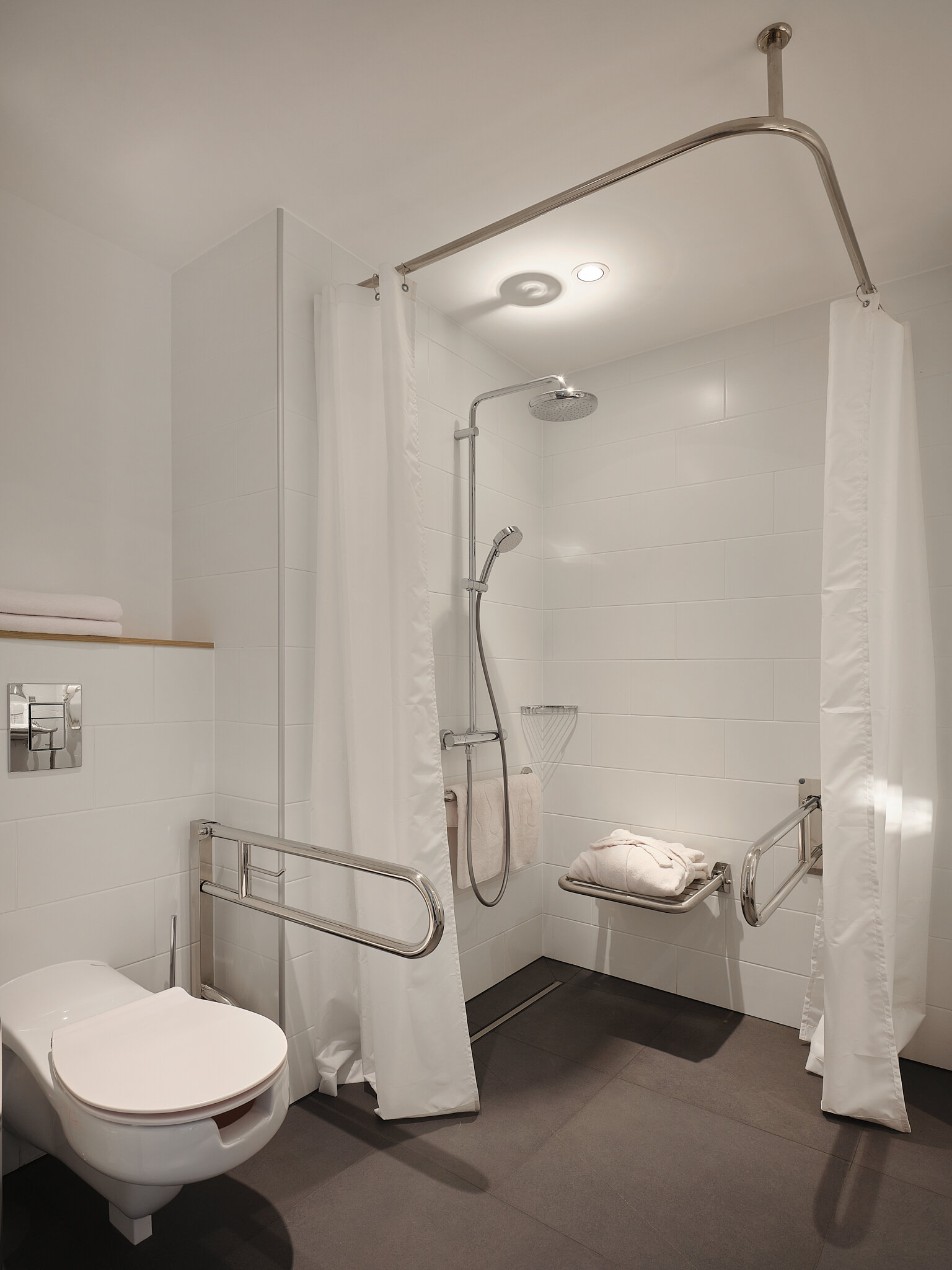 Номер для маломобильных граждан