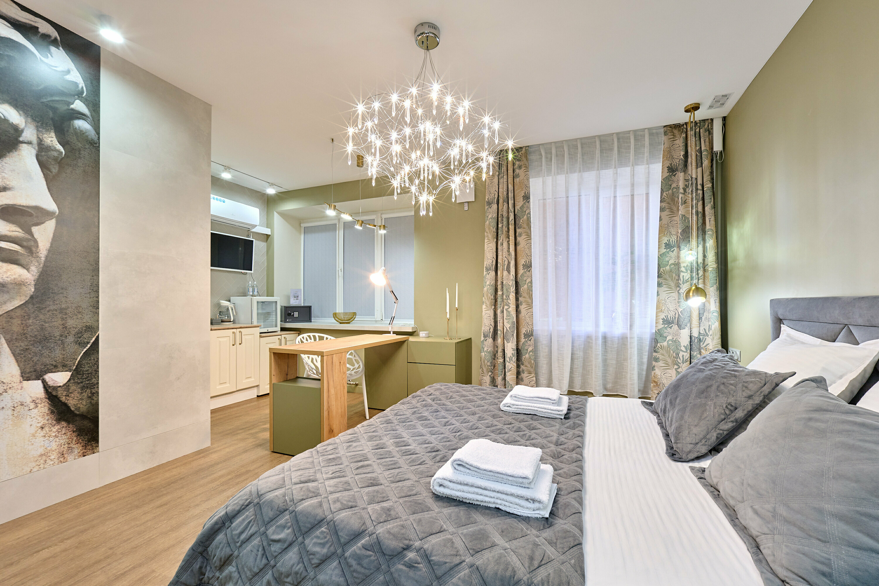 Улучшенный номер с кроватью размера «king-size»