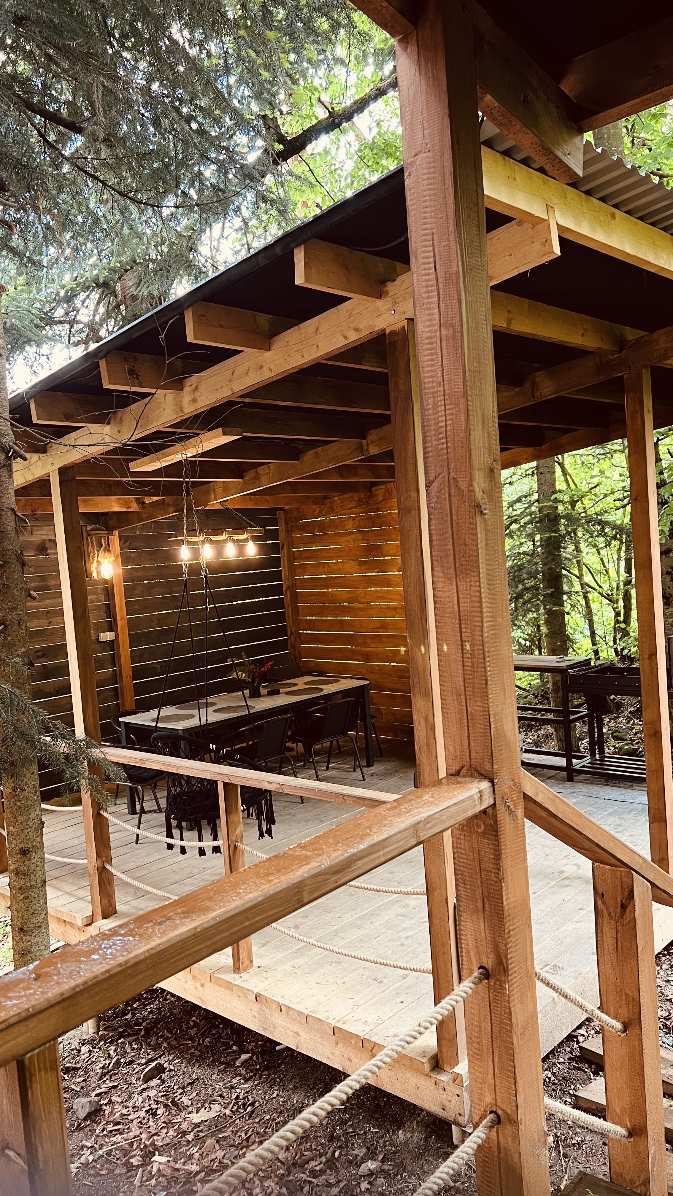 Шестиместный люкс с беседкой и мангальной зоной