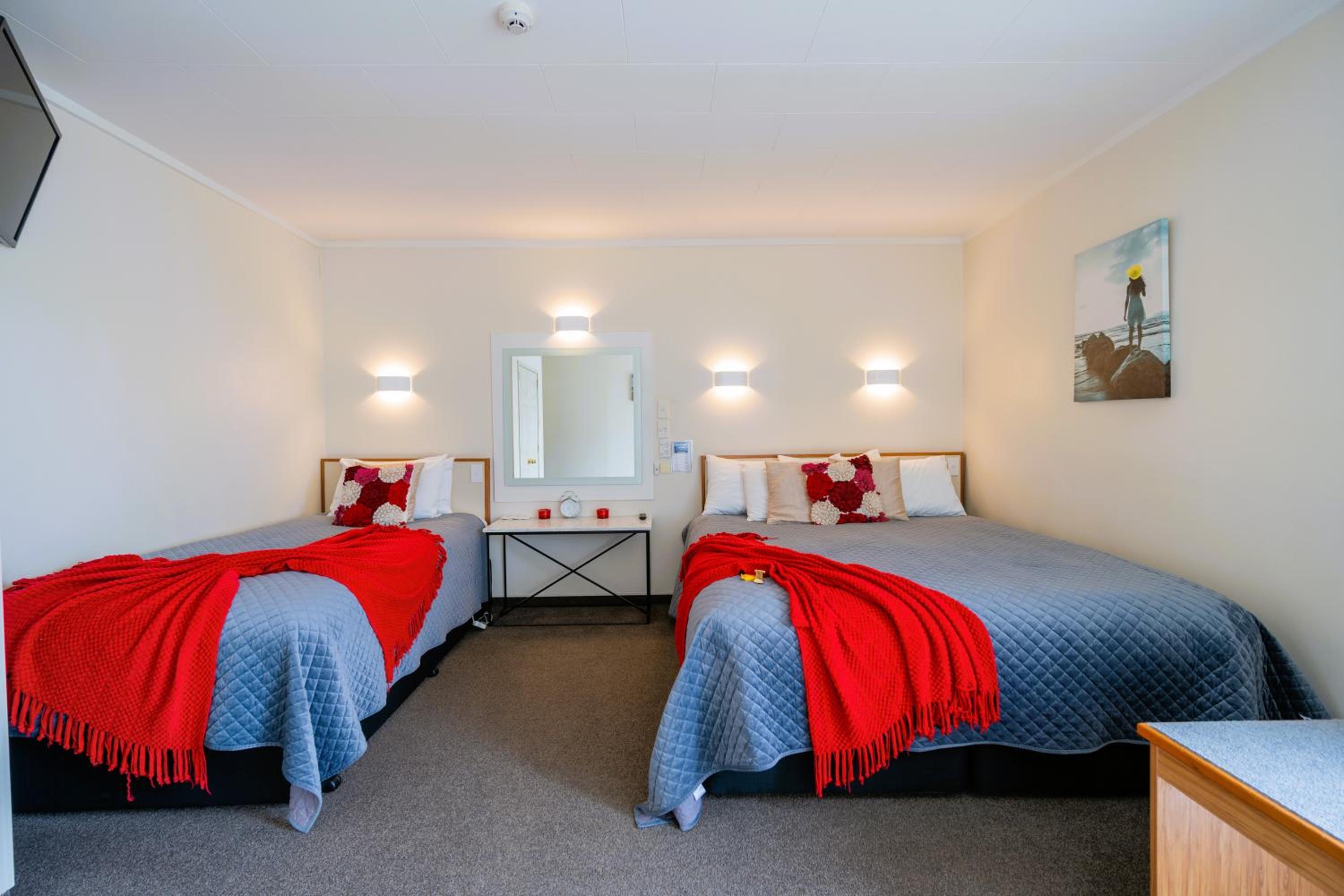 Queen One-Bedroom Apartment - Disability Access