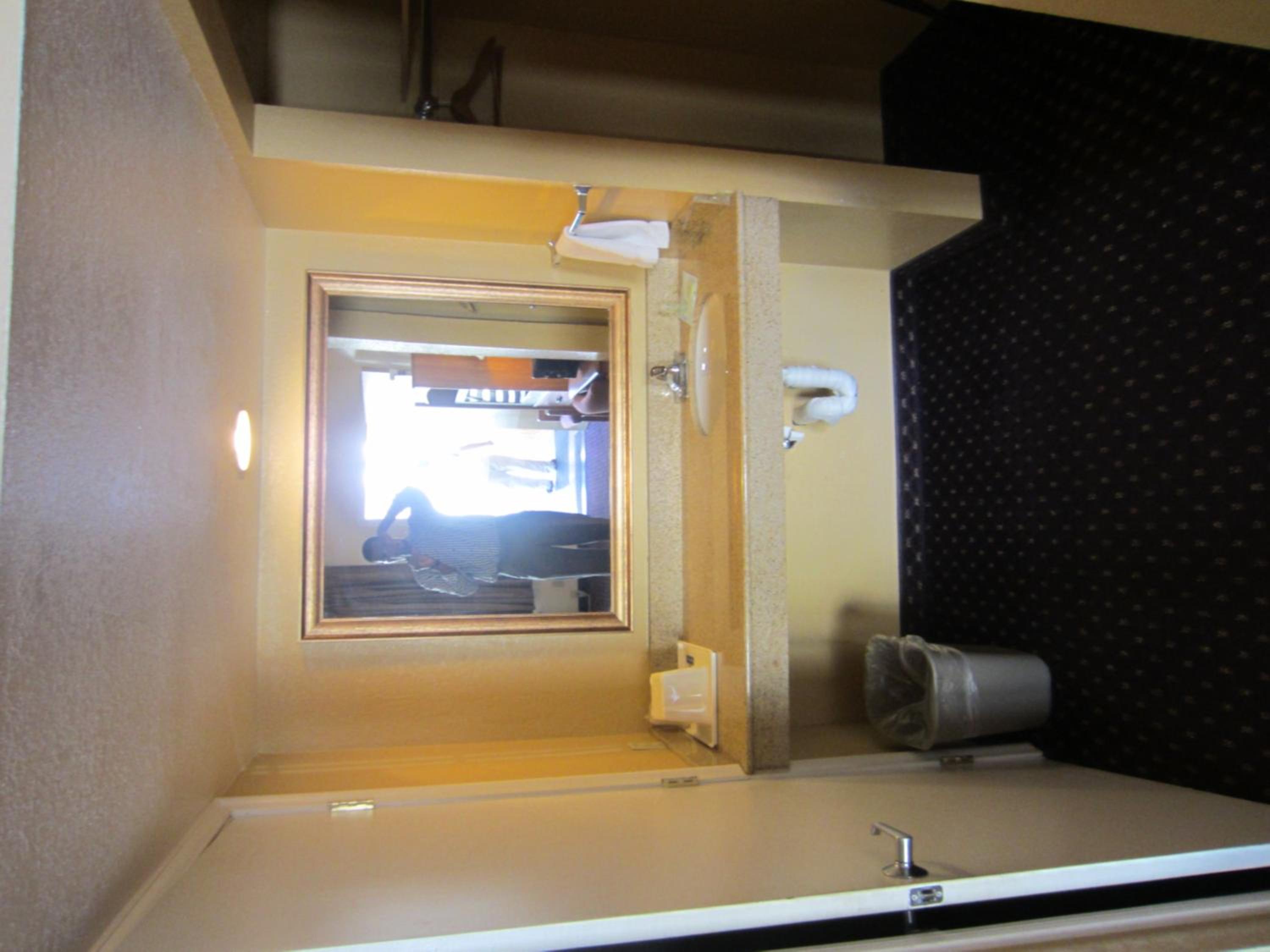 King Room - Non-Smoking