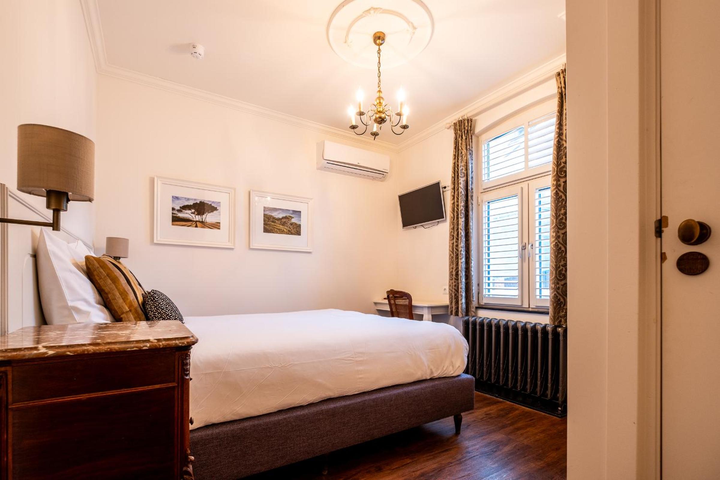 Standard Double Room with Private Bathroom