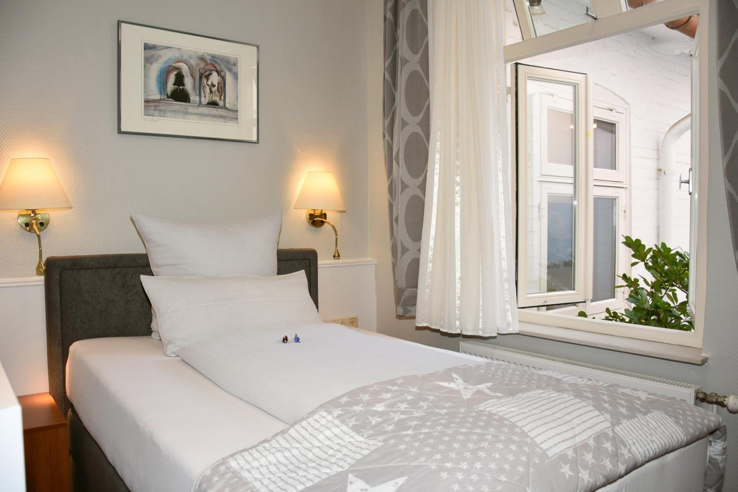 Standard Single Room