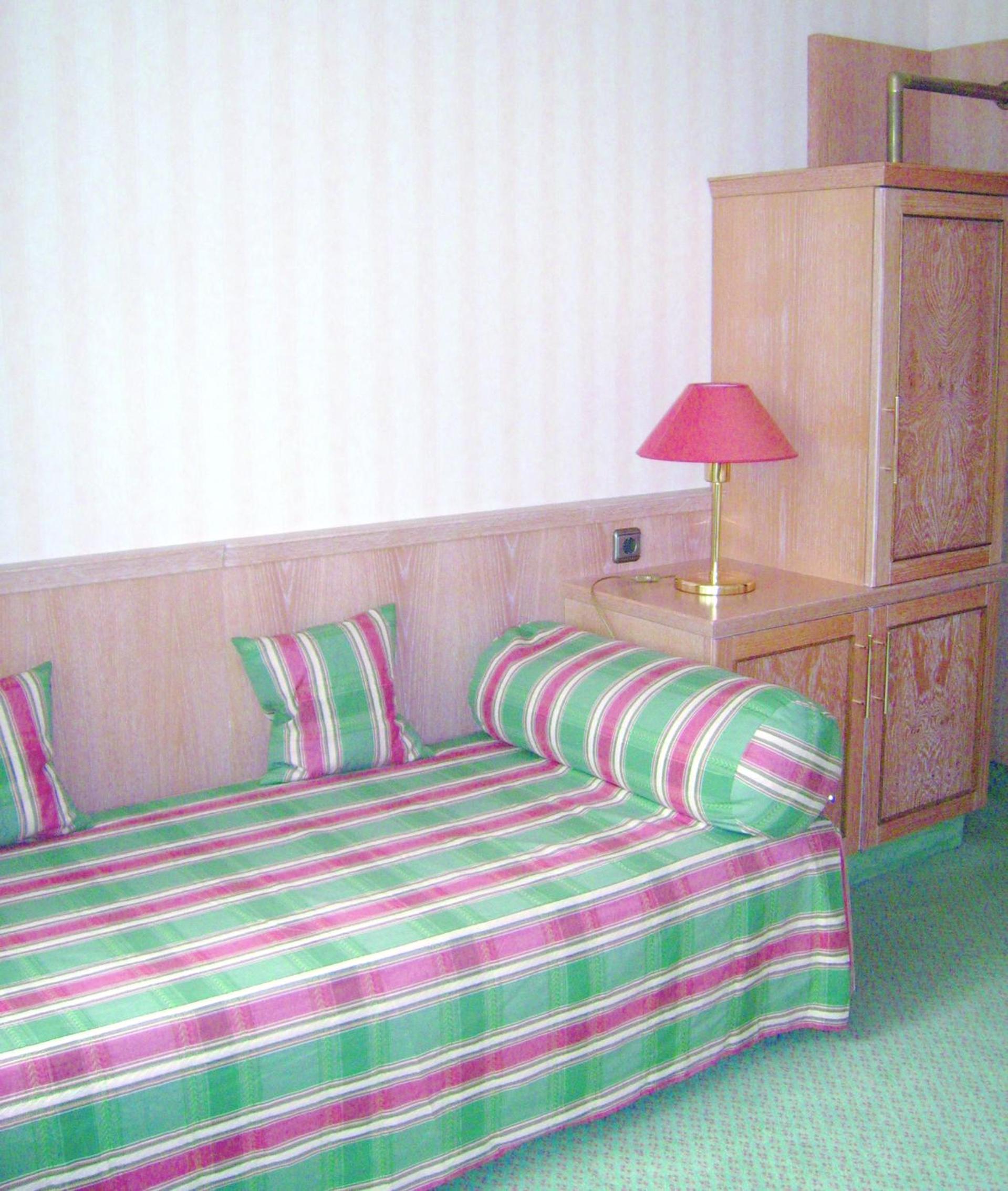 Comfort Single Room