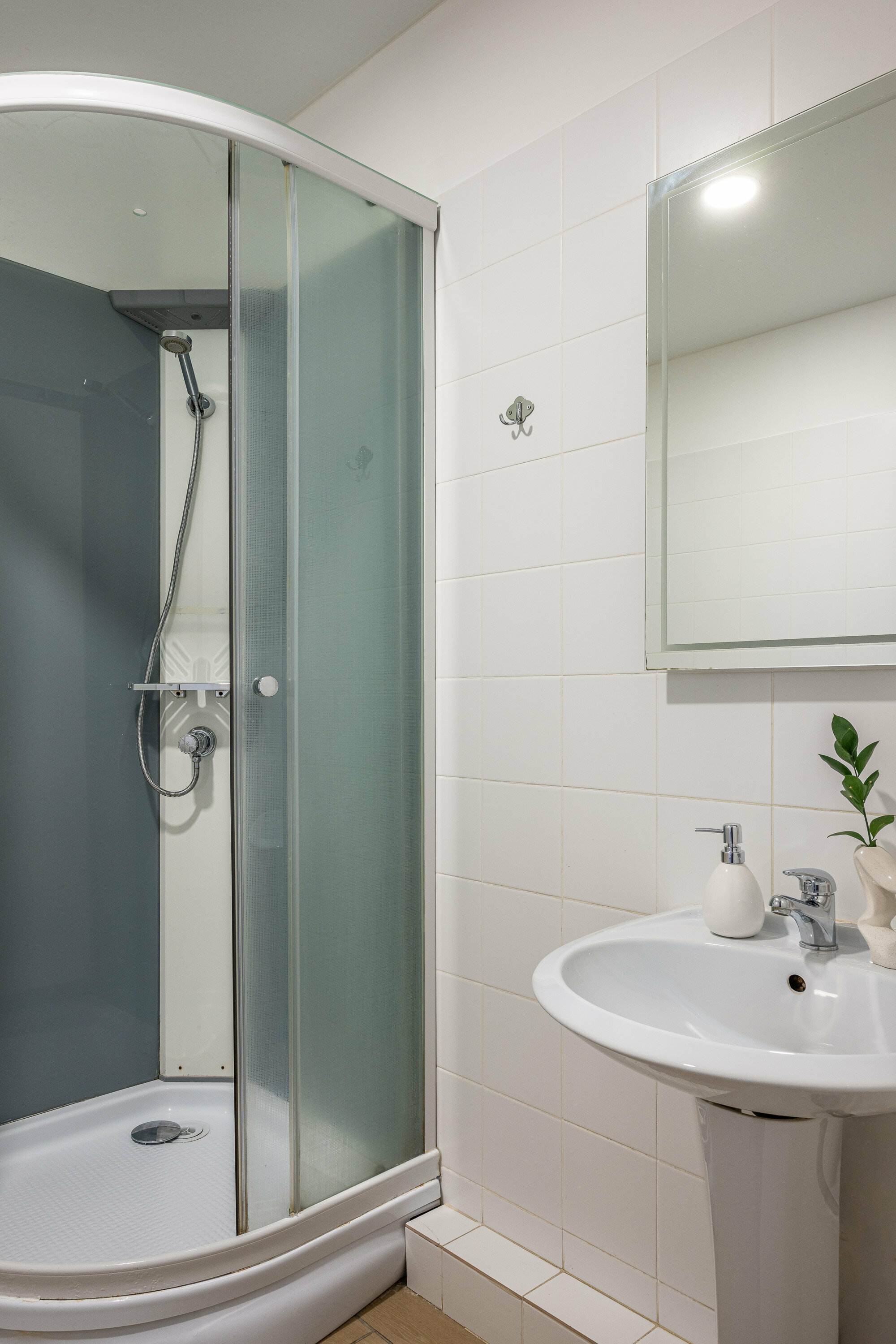 7. Номер с видом на центр города (17)