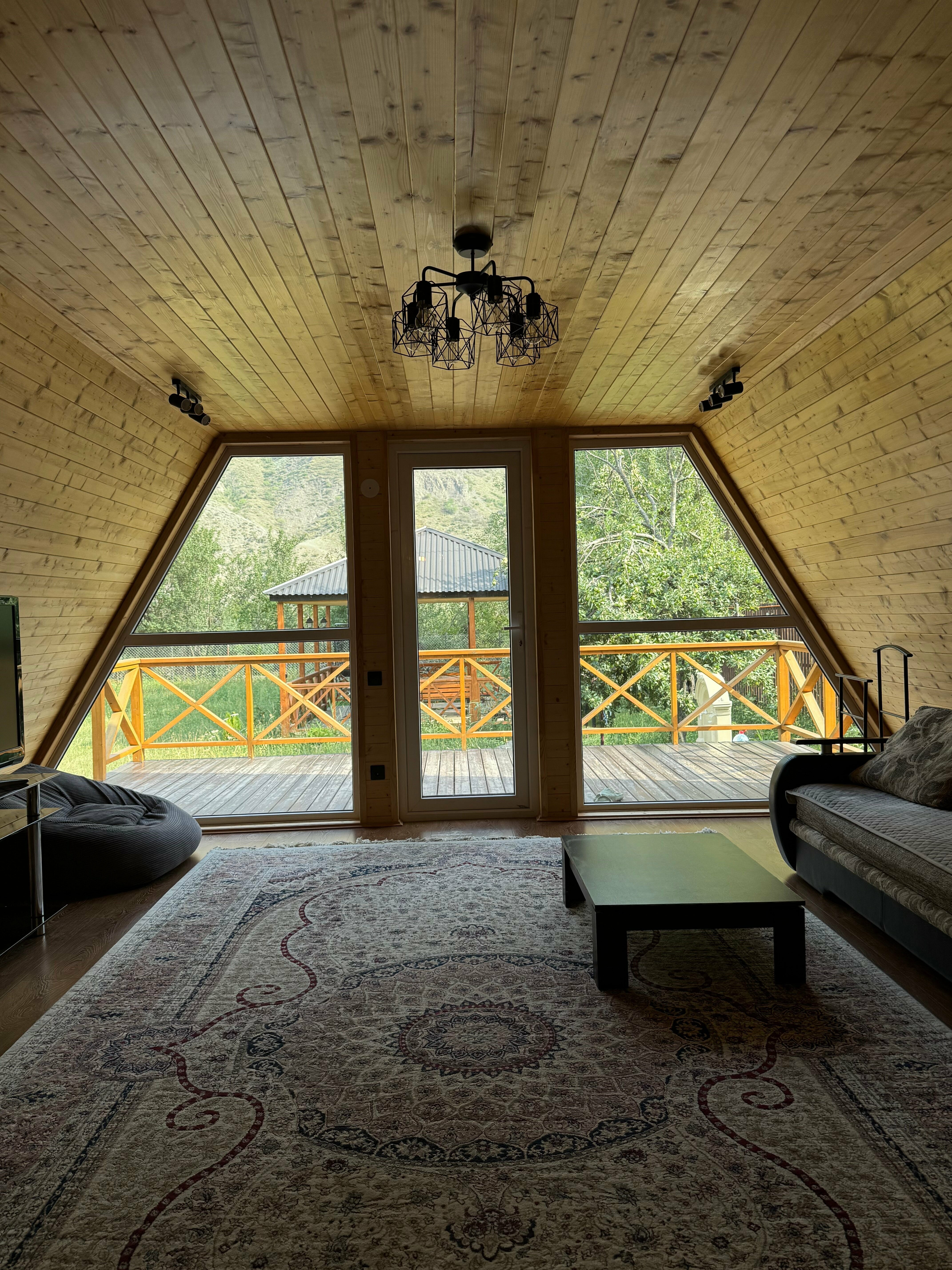 Семейный номер с видом на горы