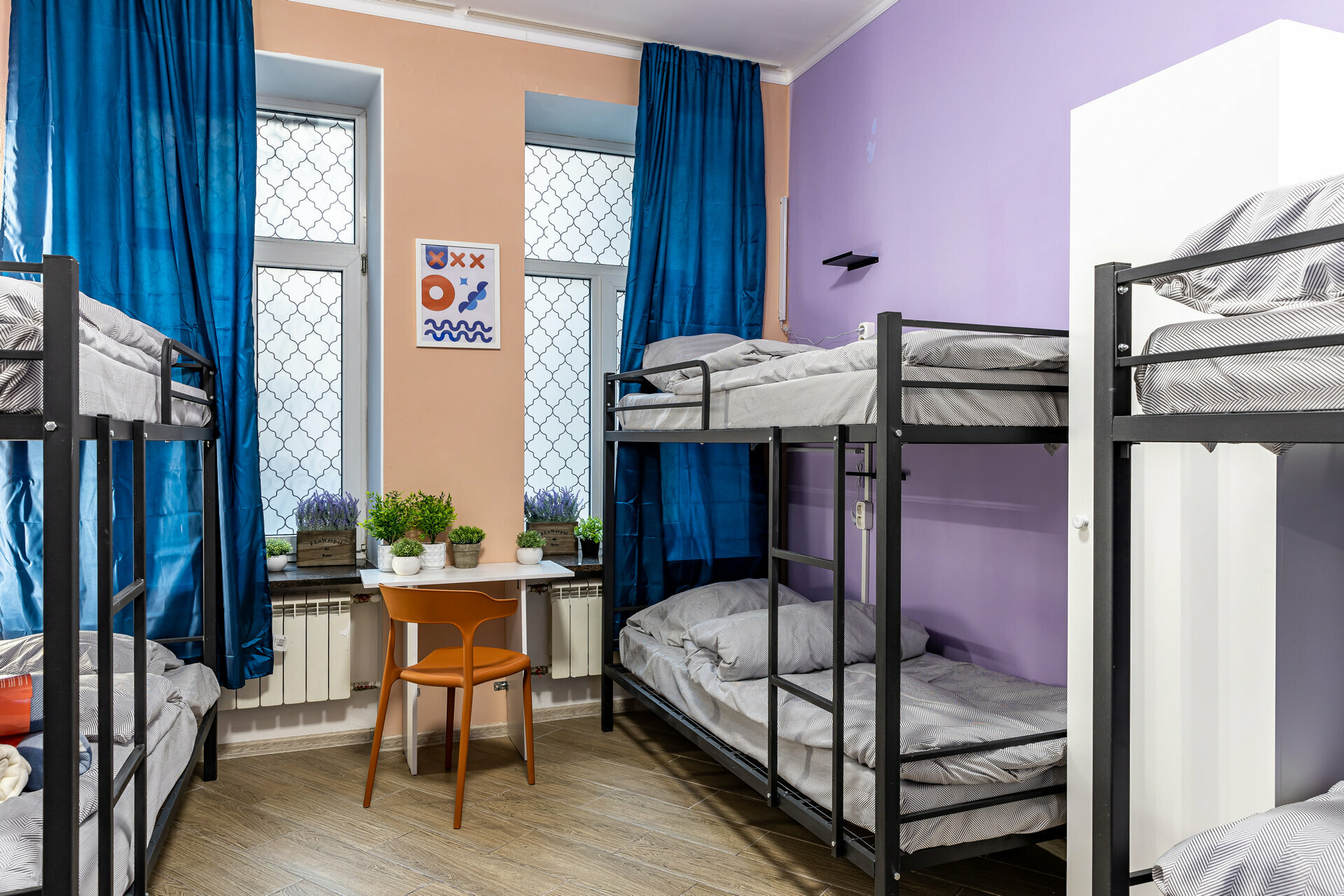 Кровать в общем 8-местном номере