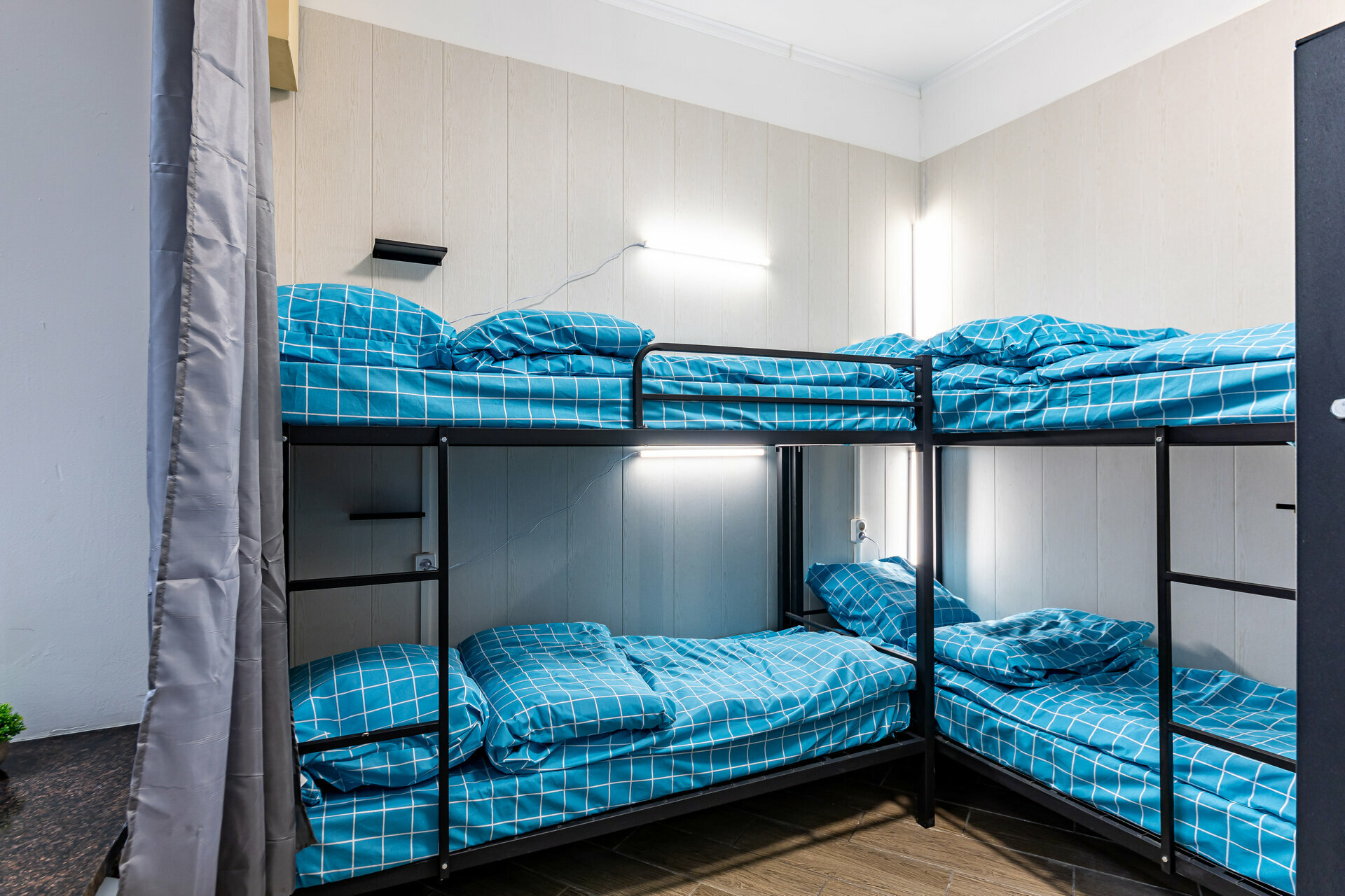 Кровать в общем 6-местном номере