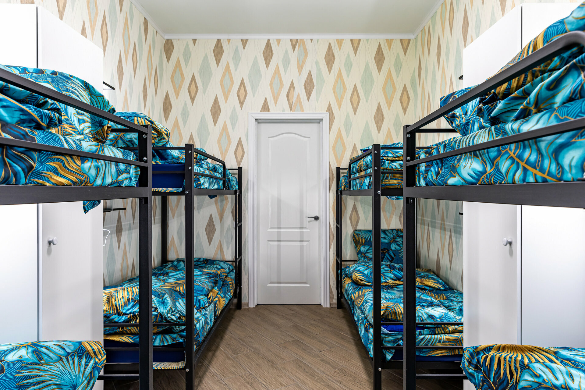 Кровать в общем 8-местном номере