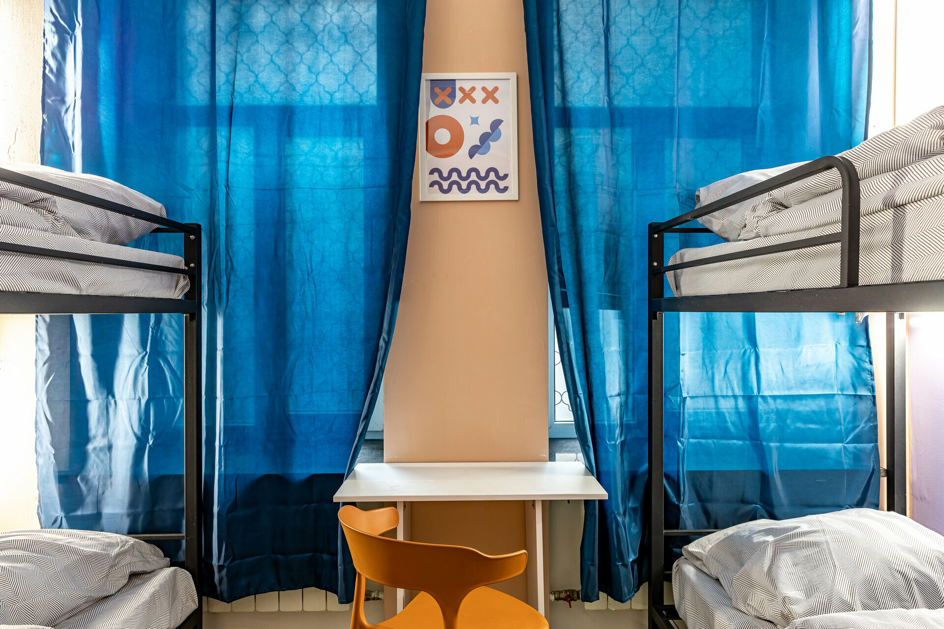 Кровать в общем 8-местном номере