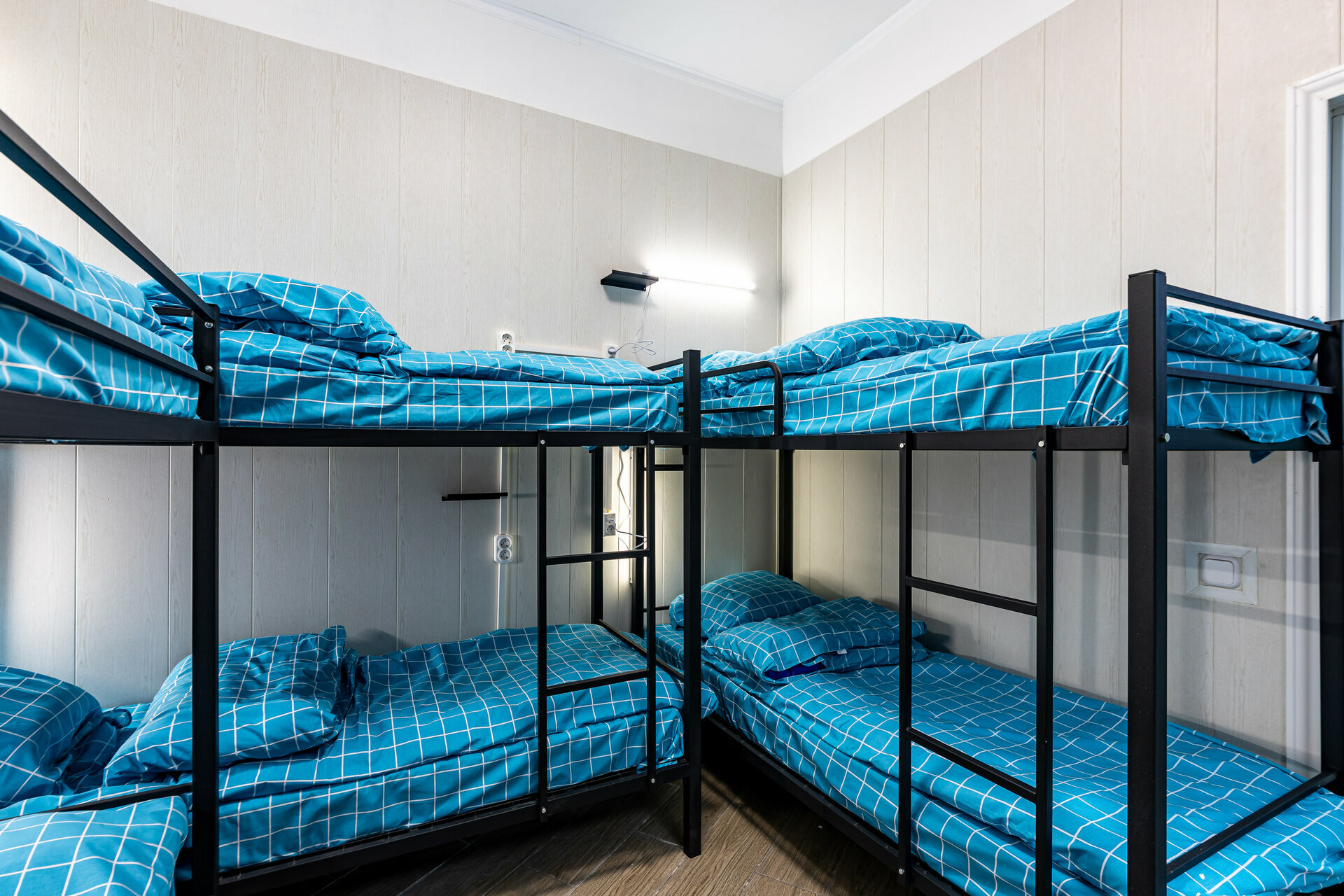 Кровать в общем 6-местном номере