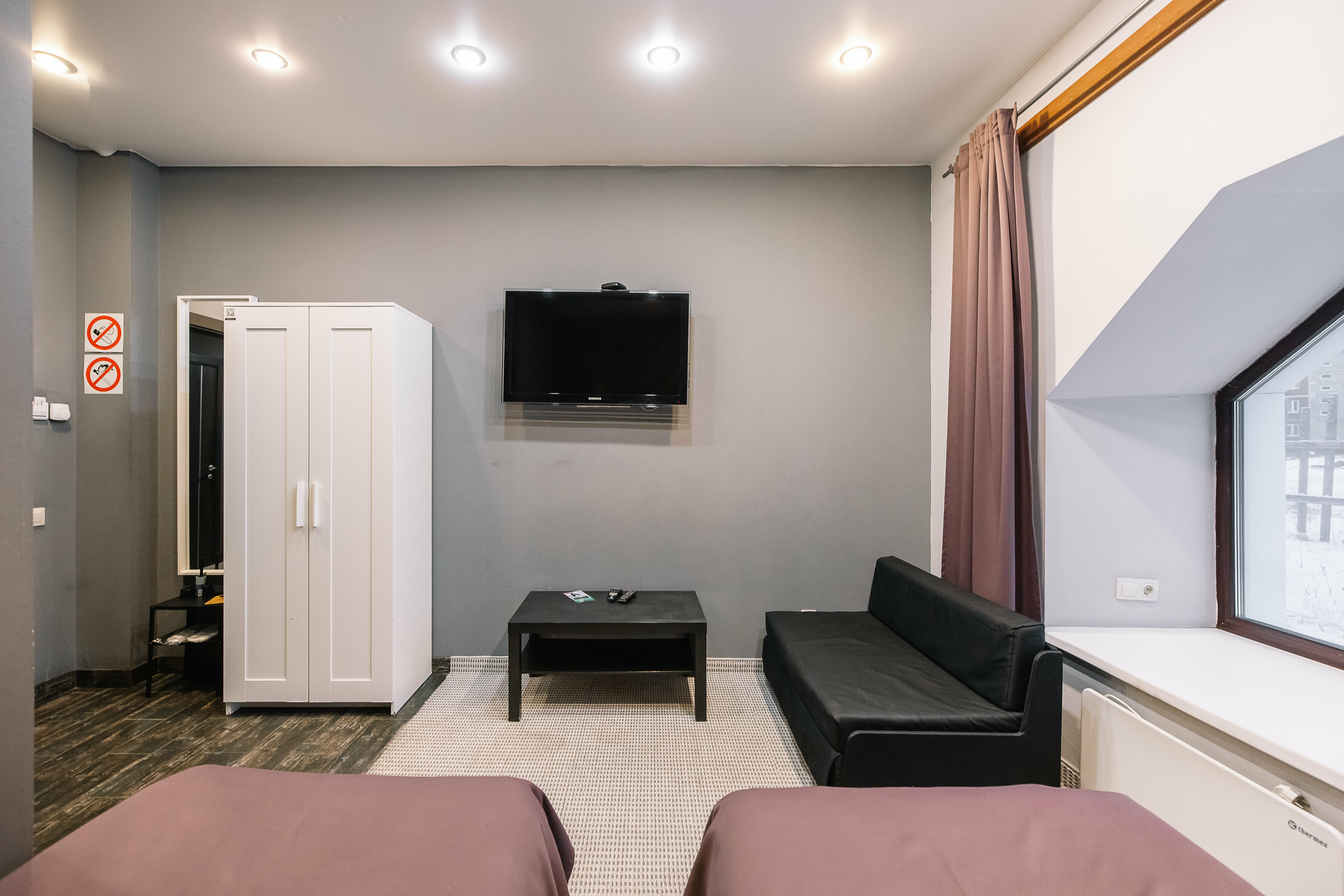 Улучшенный двухместный номер с 2 отдельными кроватями