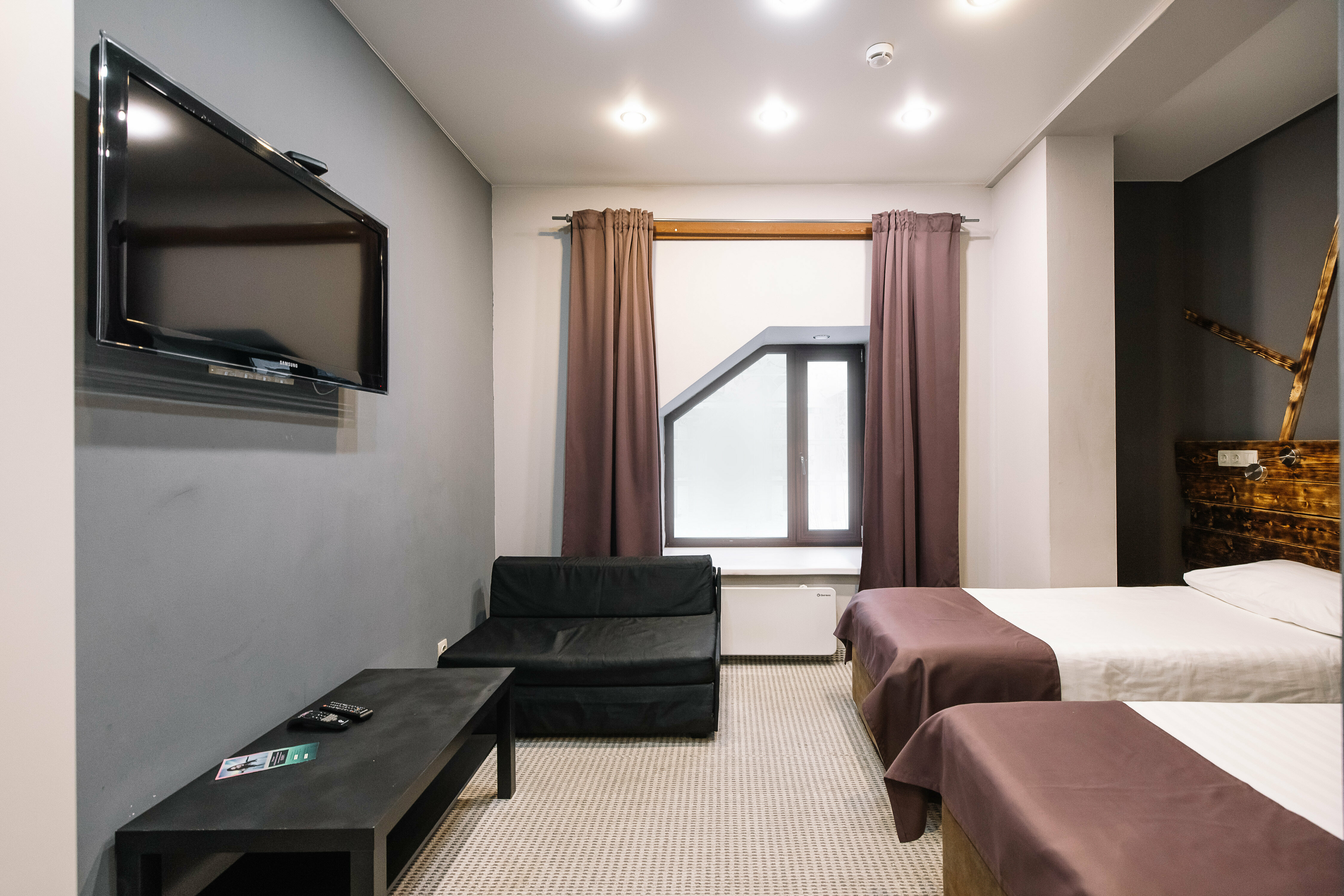 Улучшенный двухместный номер с 2 отдельными кроватями