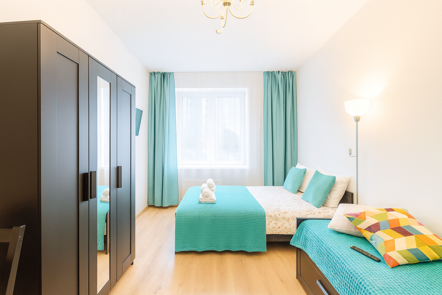 Студия Бирюзовая в Песочном с двуспальной кроватью и диваном-кроватью