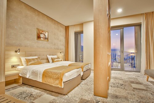 Deluxe Double or Twin Room, Non Smoking в Ameri Plaza