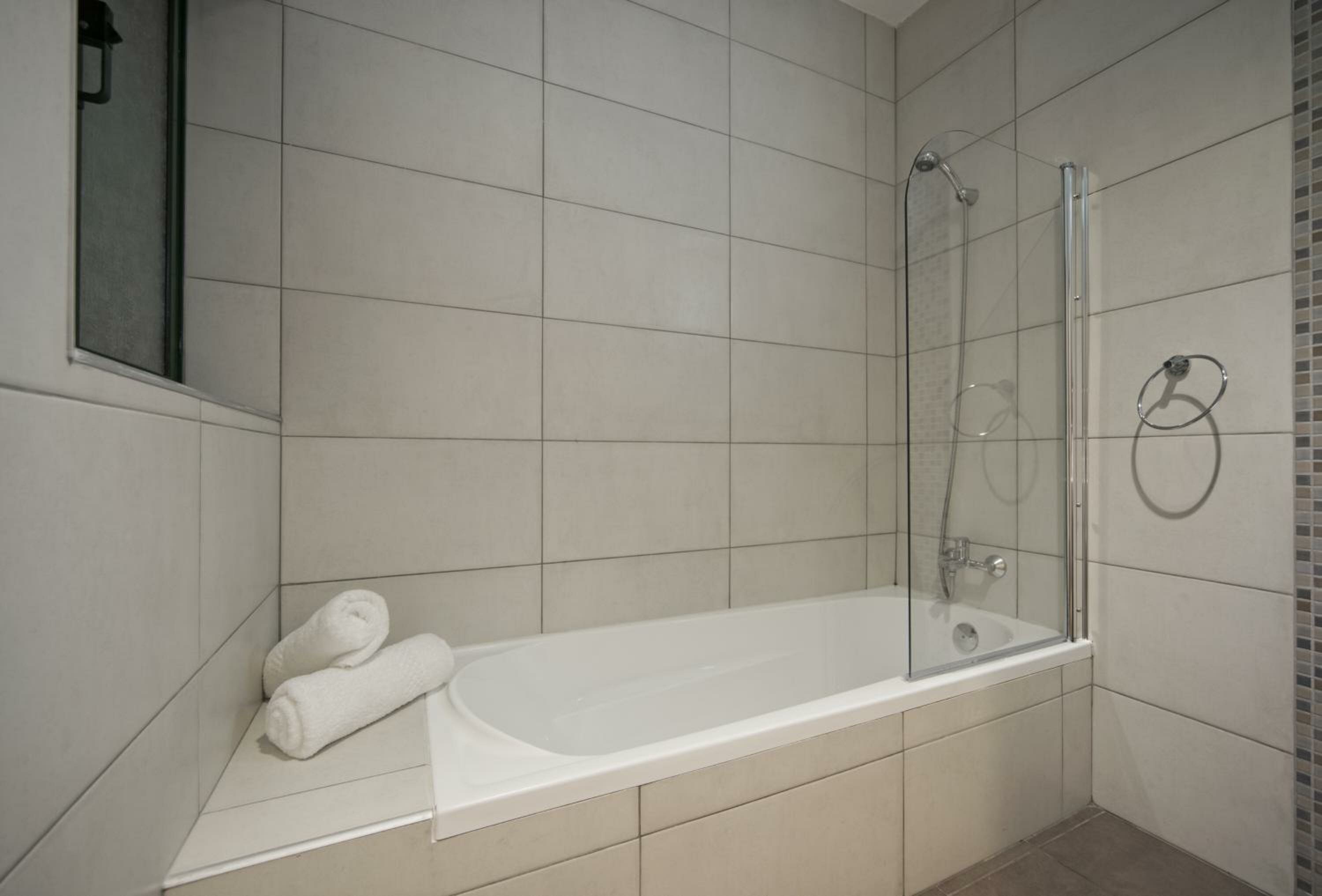 One-Bedroom Apartment (4 Adults)