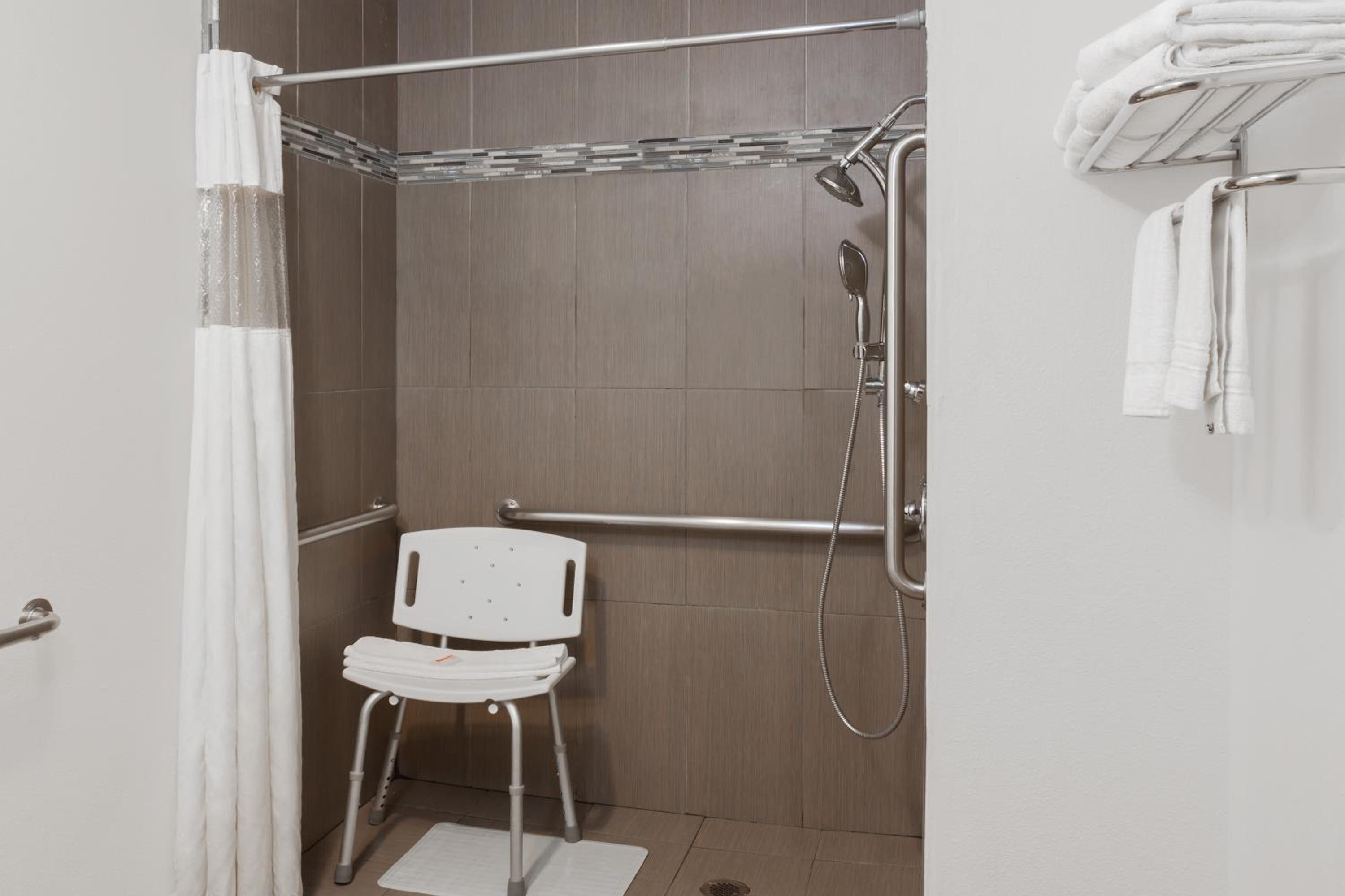 Double Room with Two Double Beds - Mobility Access/Non-Smoking