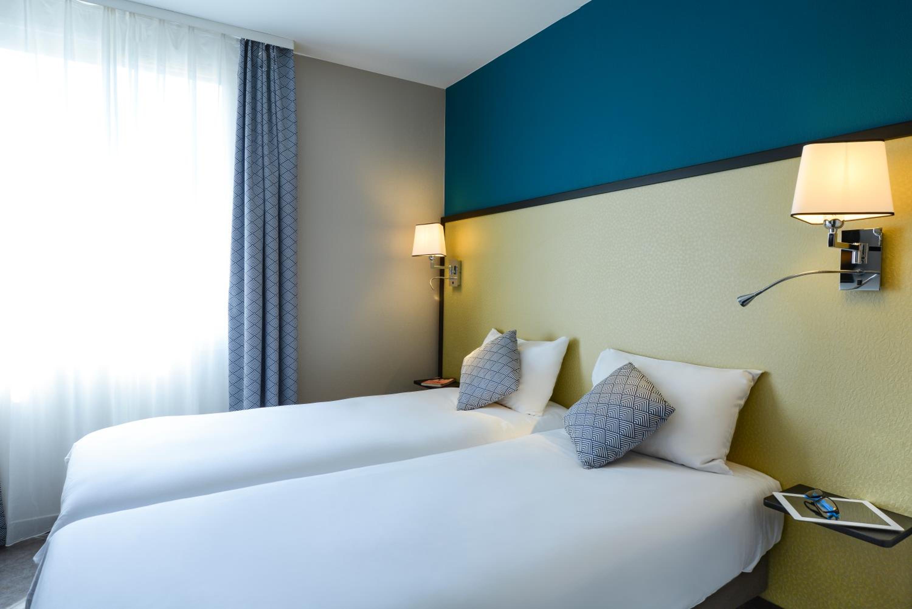 Superior One-Bedroom Apartment (4 Adults)