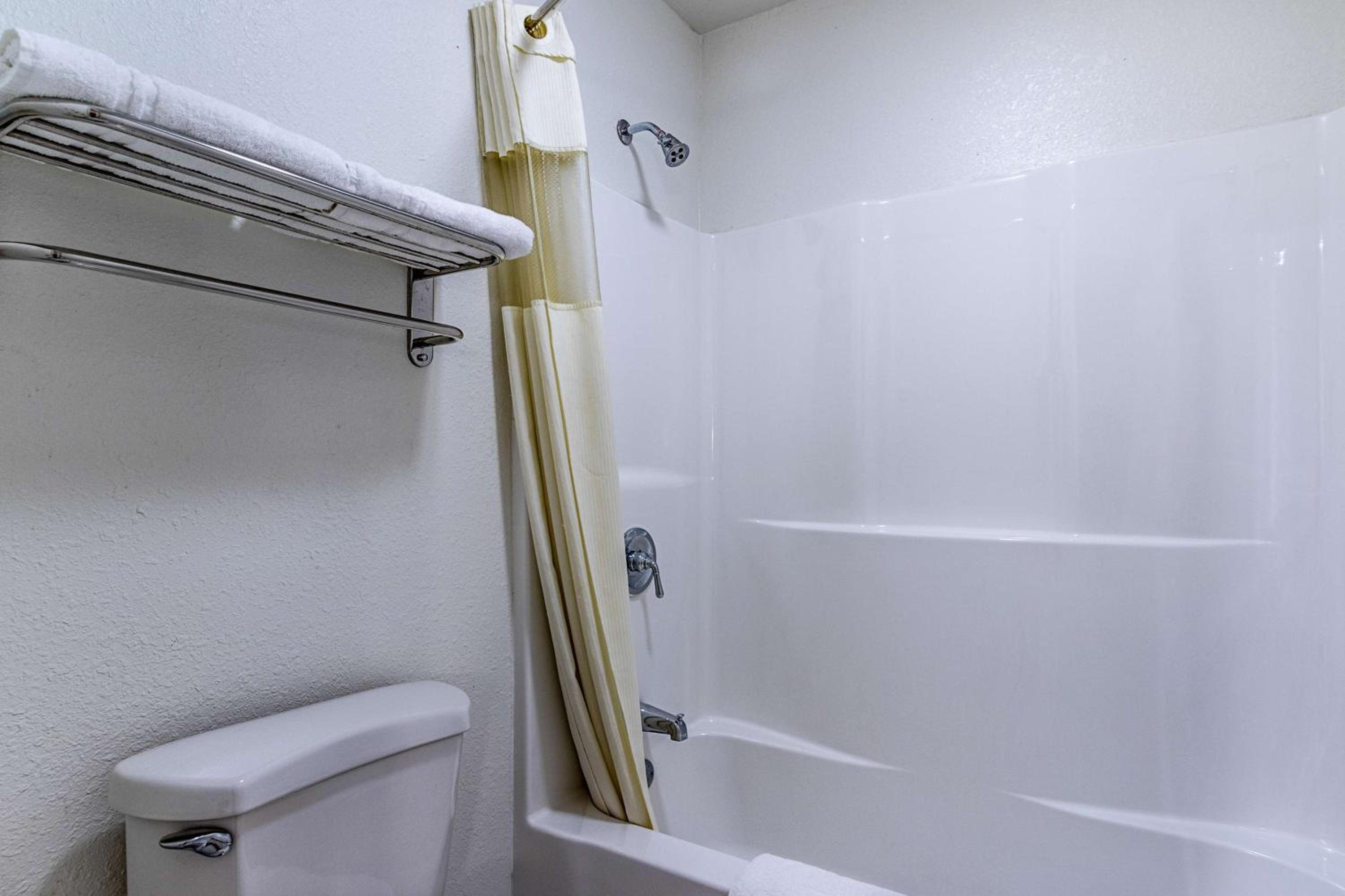 King Room - Disability Access - Non-Smoking