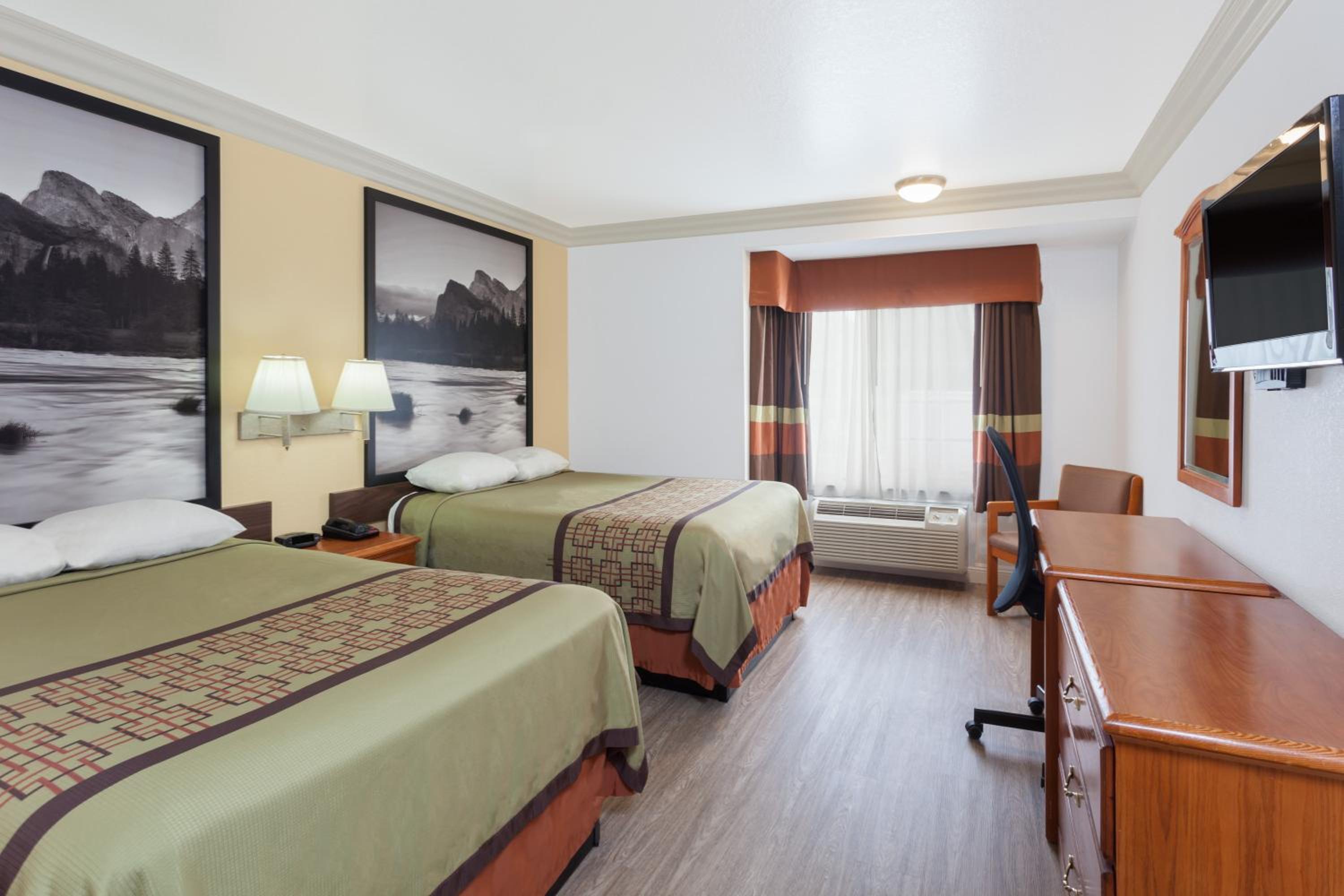 Double Room with Two Double Beds - Mobility Access/Non-Smoking