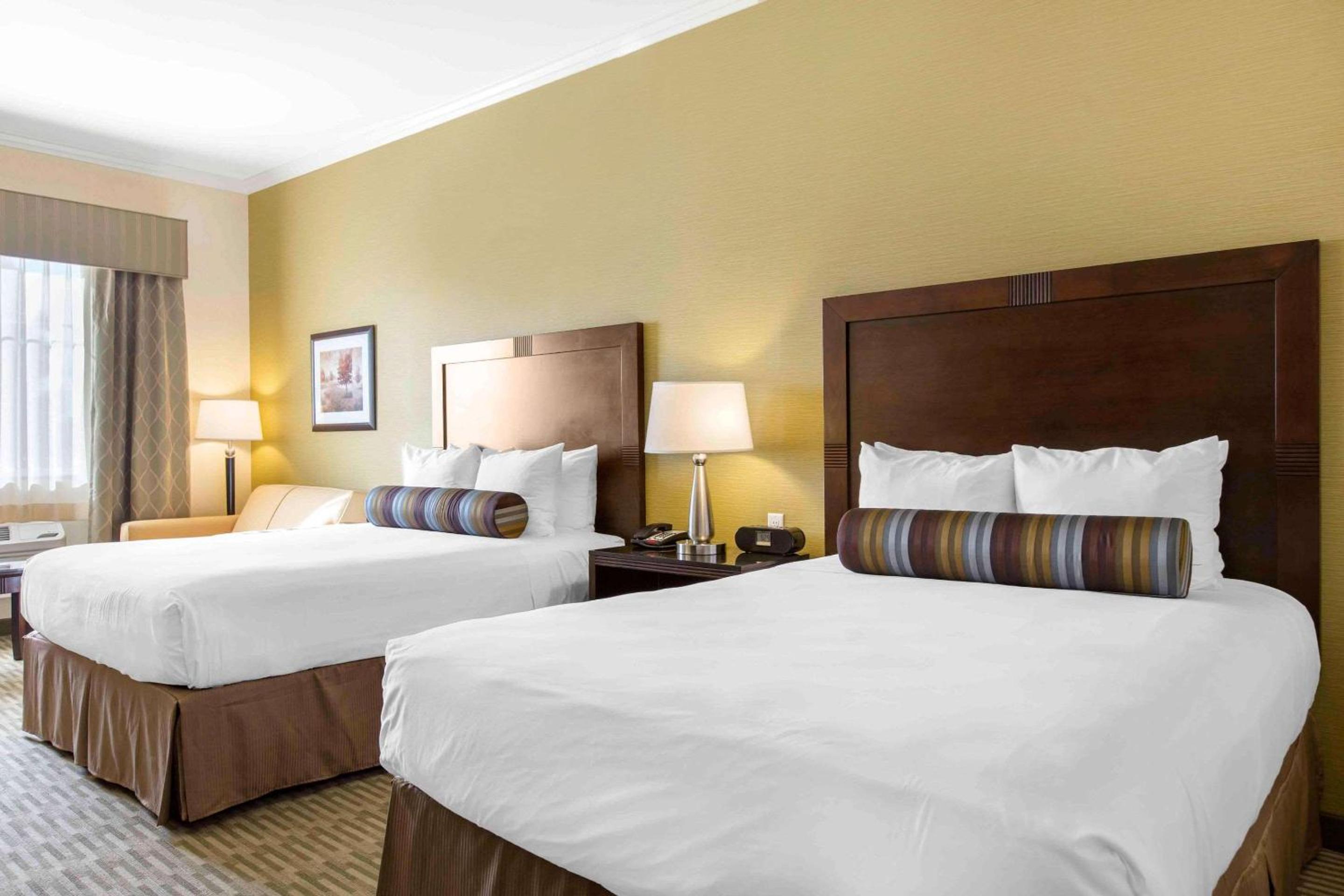 Queen Room with Two Queen Beds - Non-Smoking