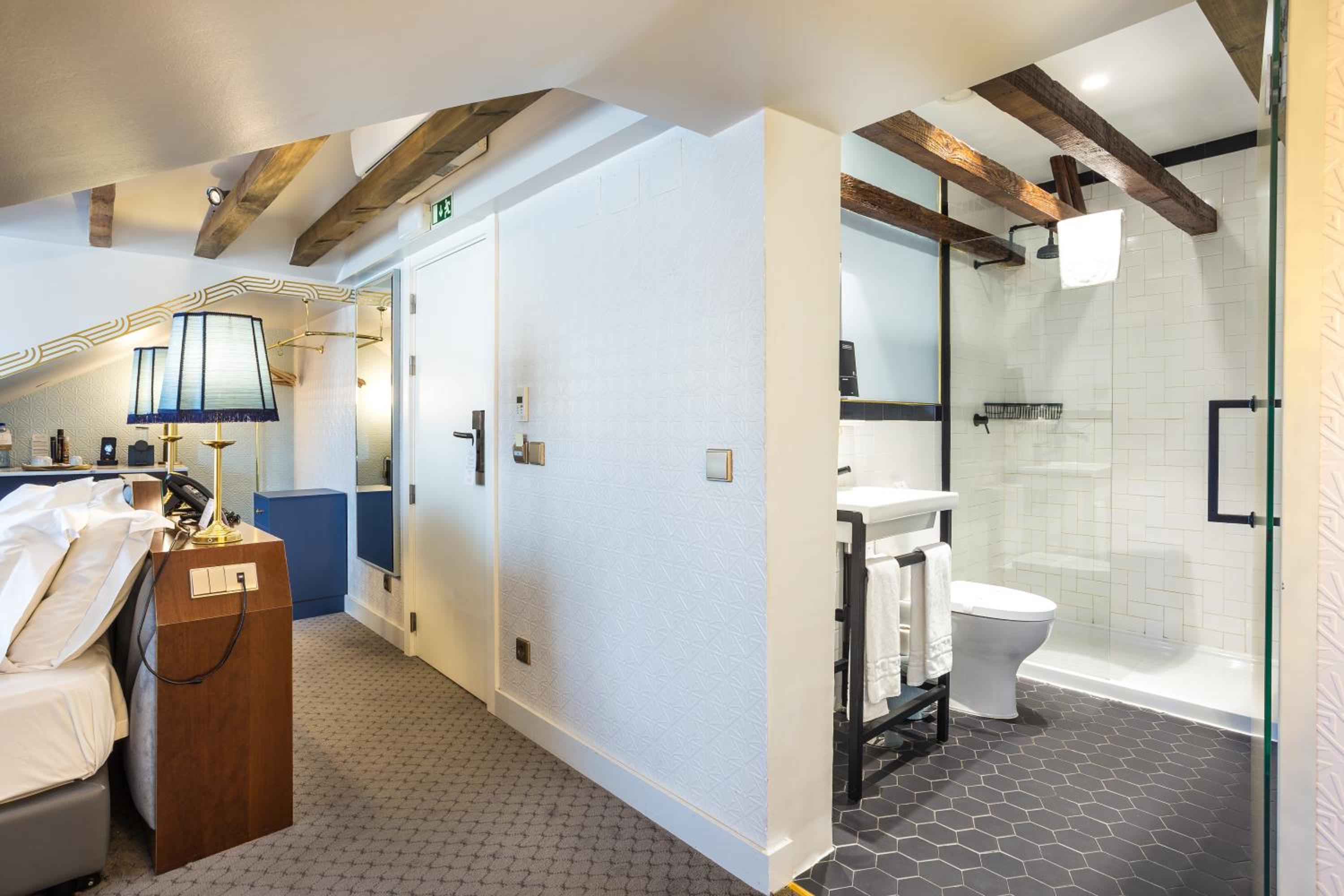 Deluxe Room with Balcony