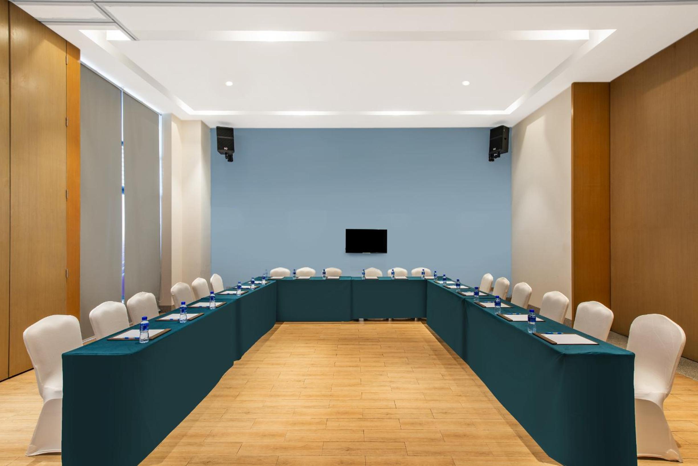 Standard Room with Two Single Beds