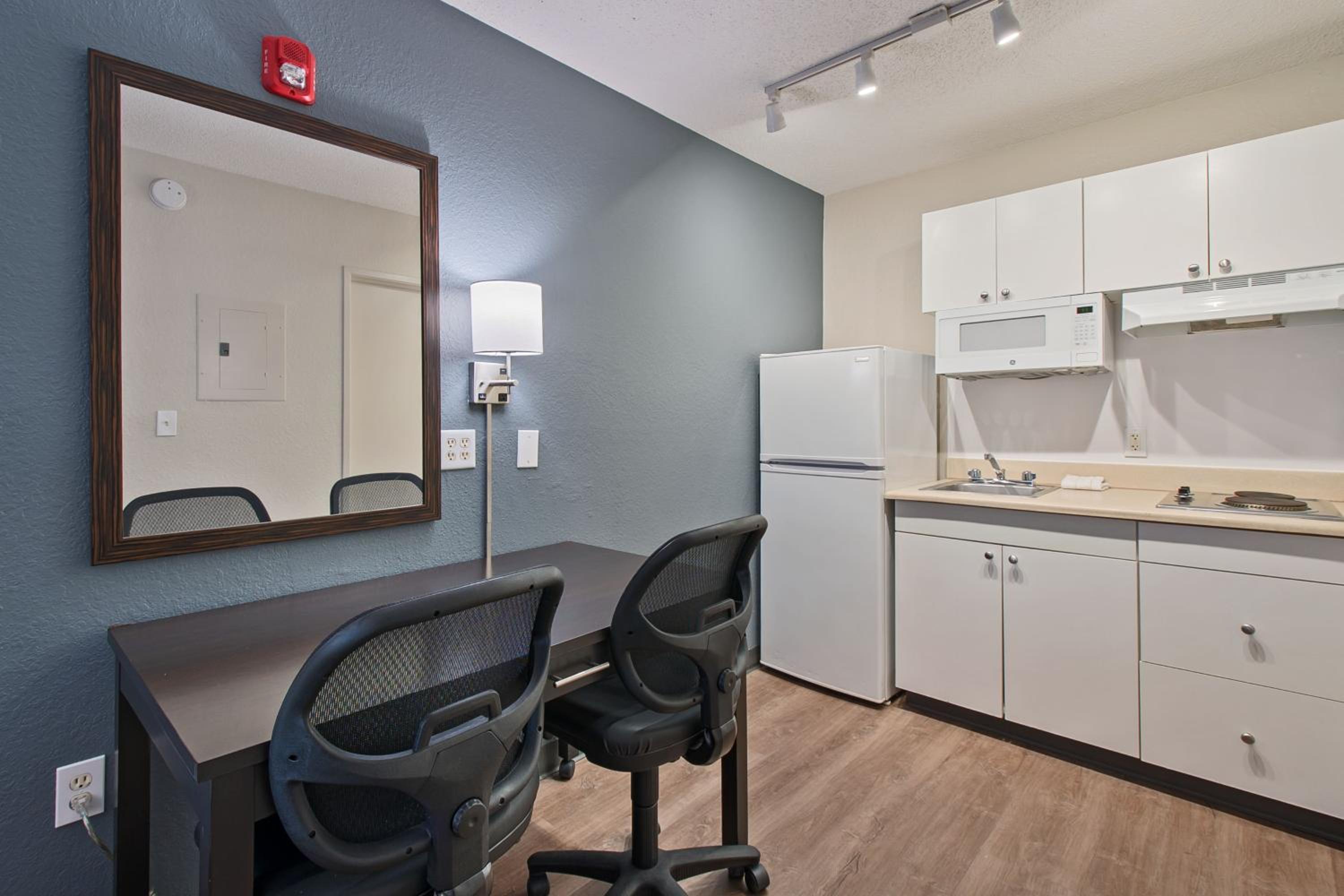 Studio with 2 Double Beds - Hearing Accessible - Non-Smoking