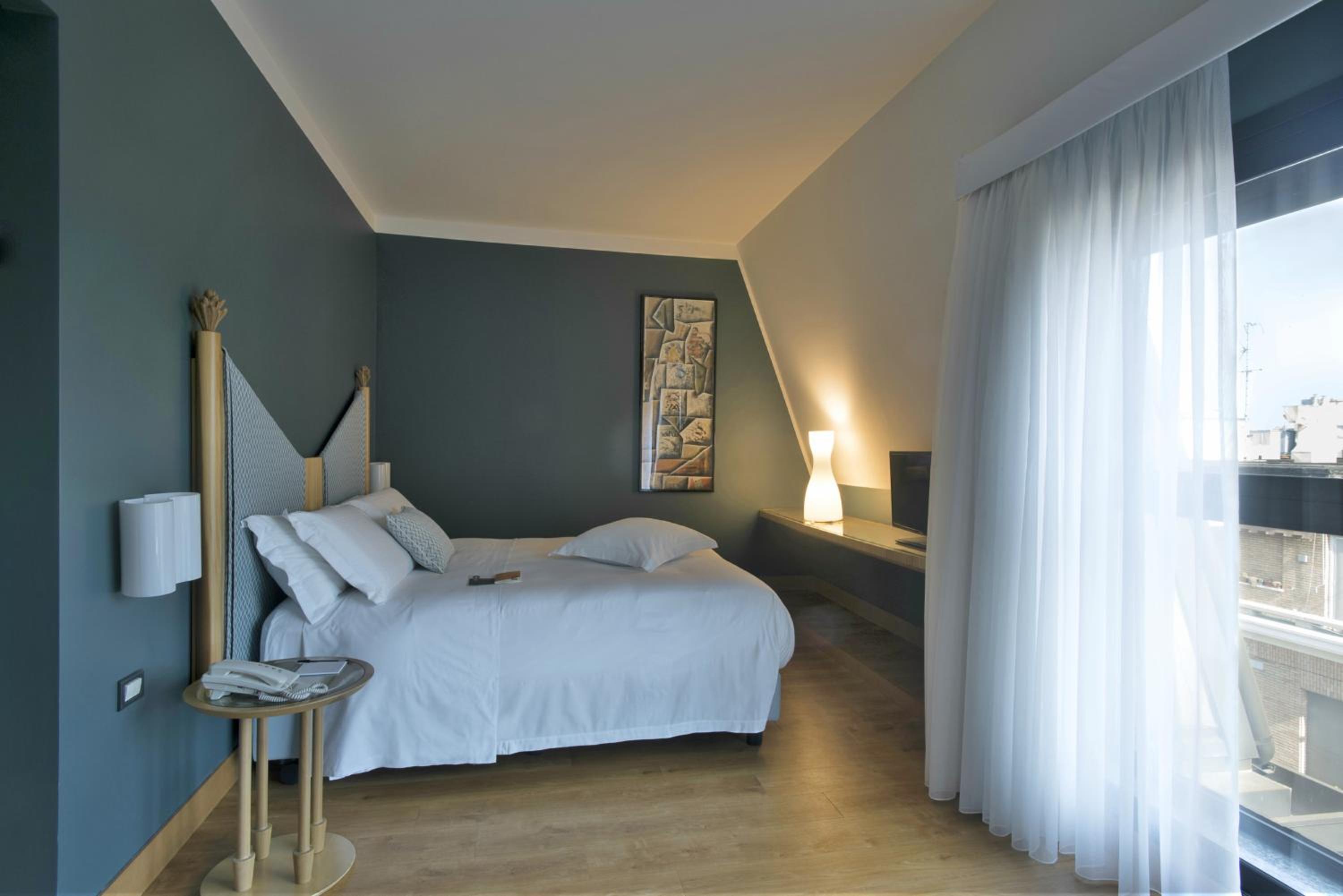 Deluxe Double or Twin Room with City View